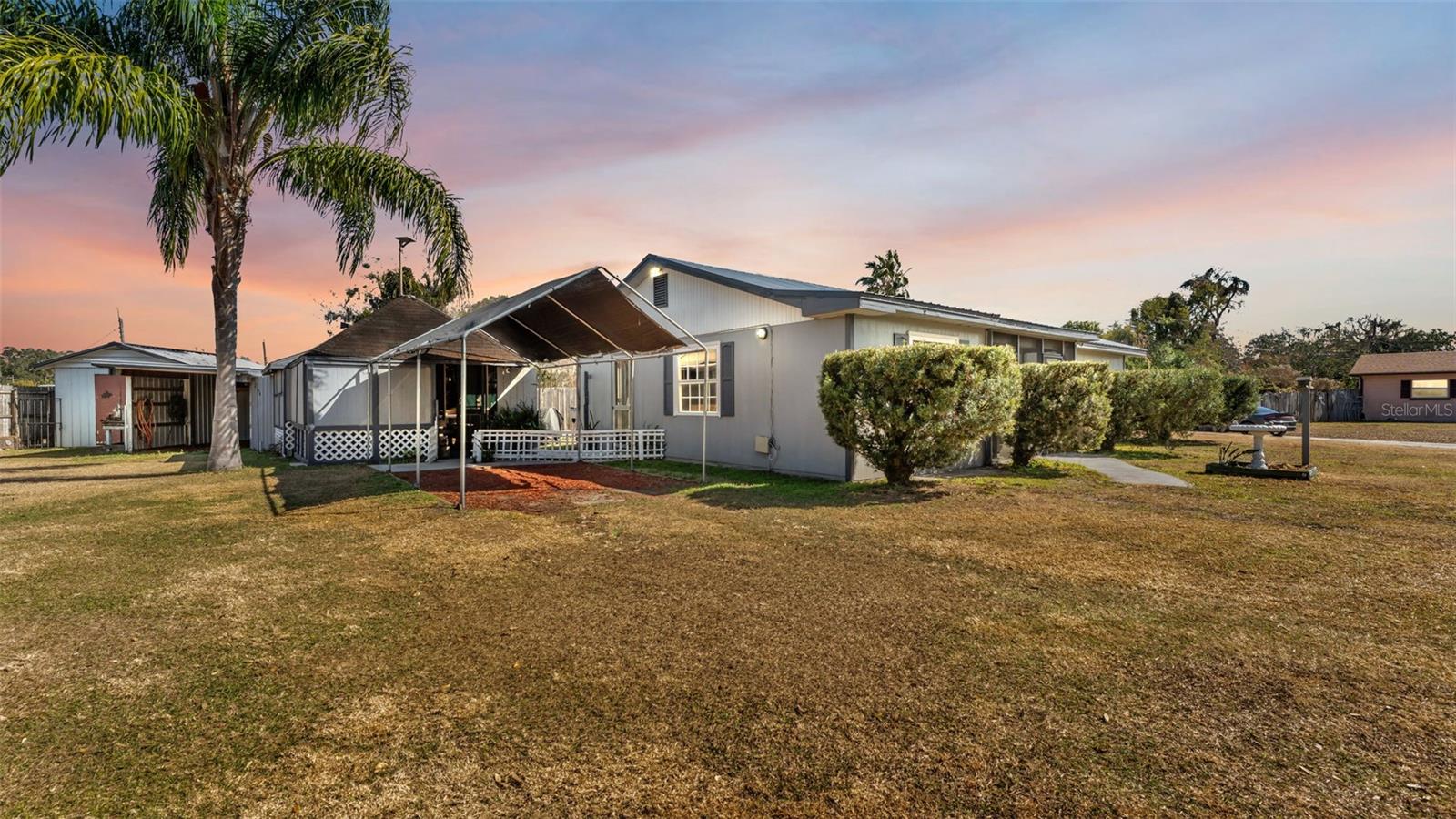 Image 21 of 39 For 2802 Canal Drive N