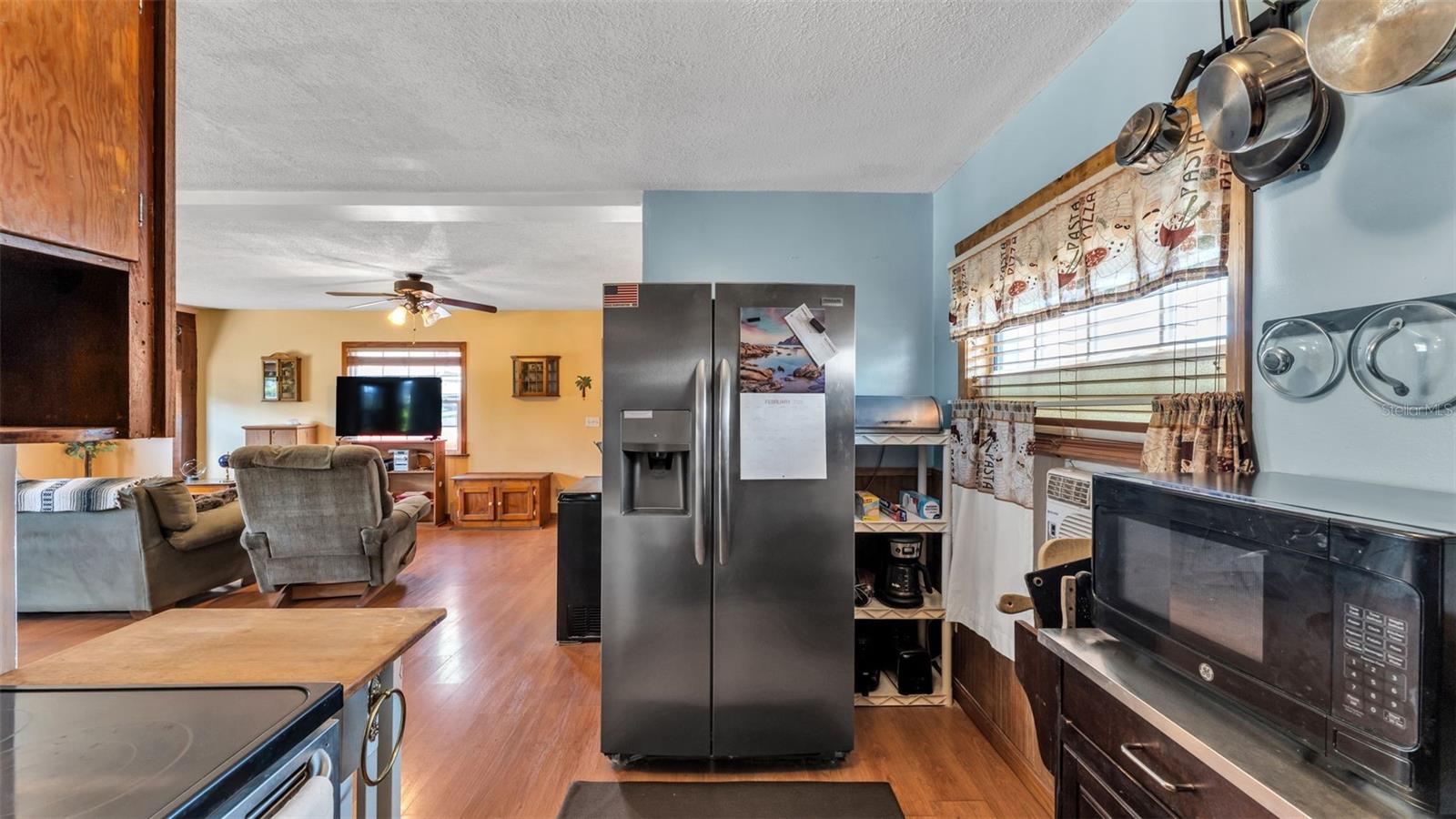 Image 5 of 39 For 2802 Canal Drive N