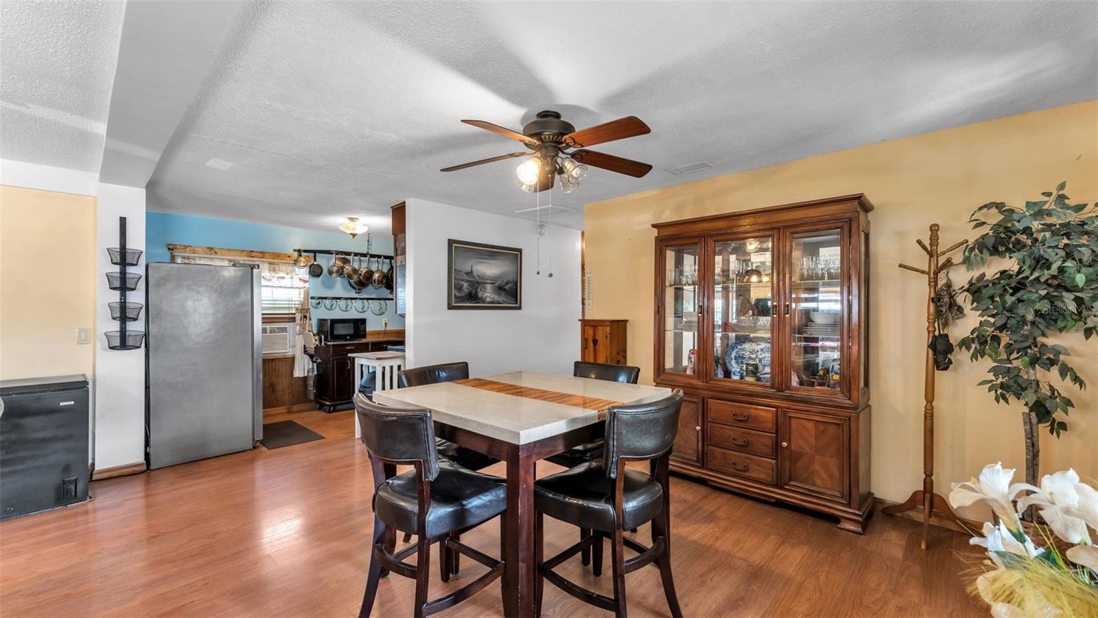 Image 7 of 39 For 2802 Canal Drive N