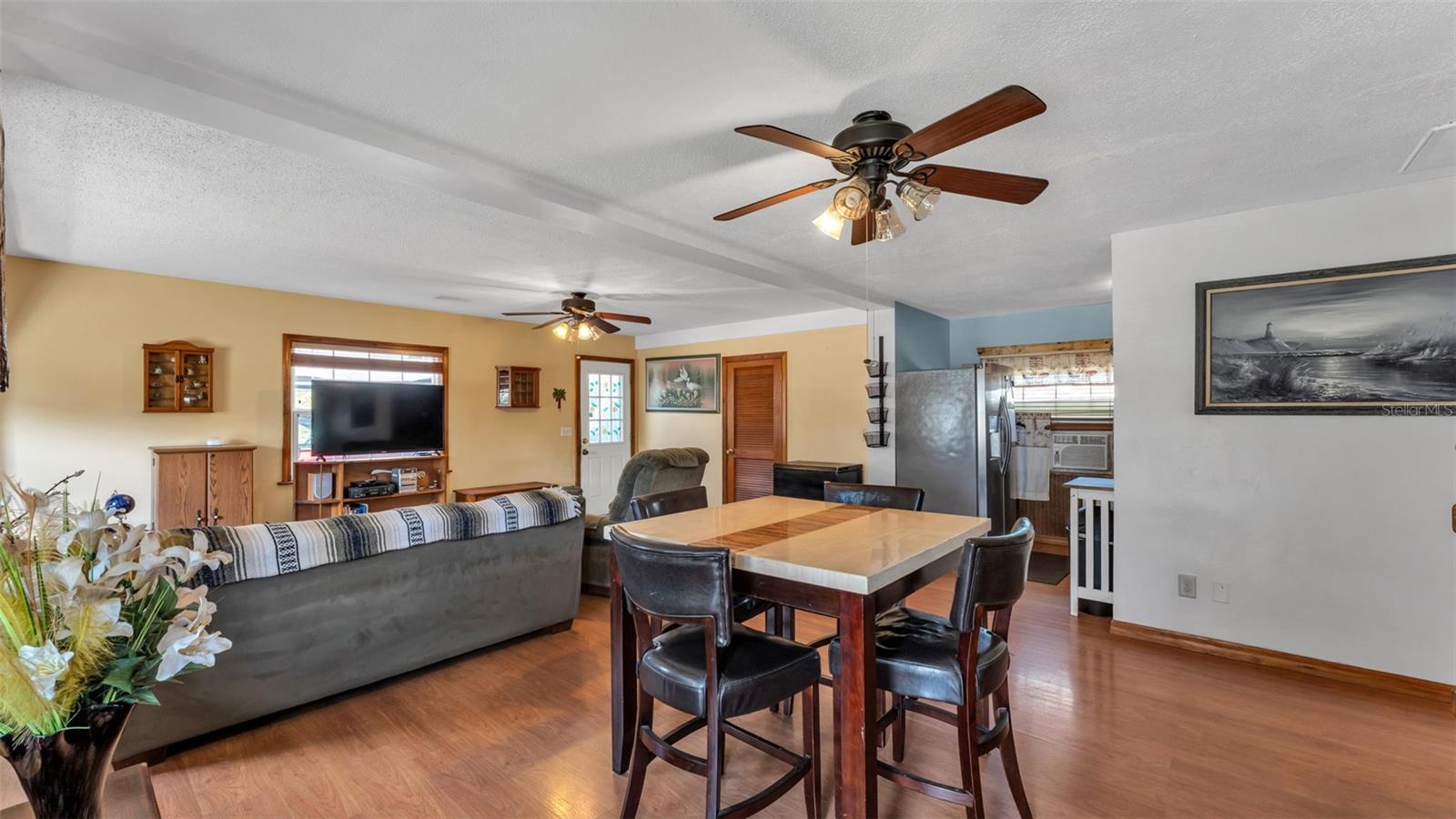 Image 8 of 39 For 2802 Canal Drive N