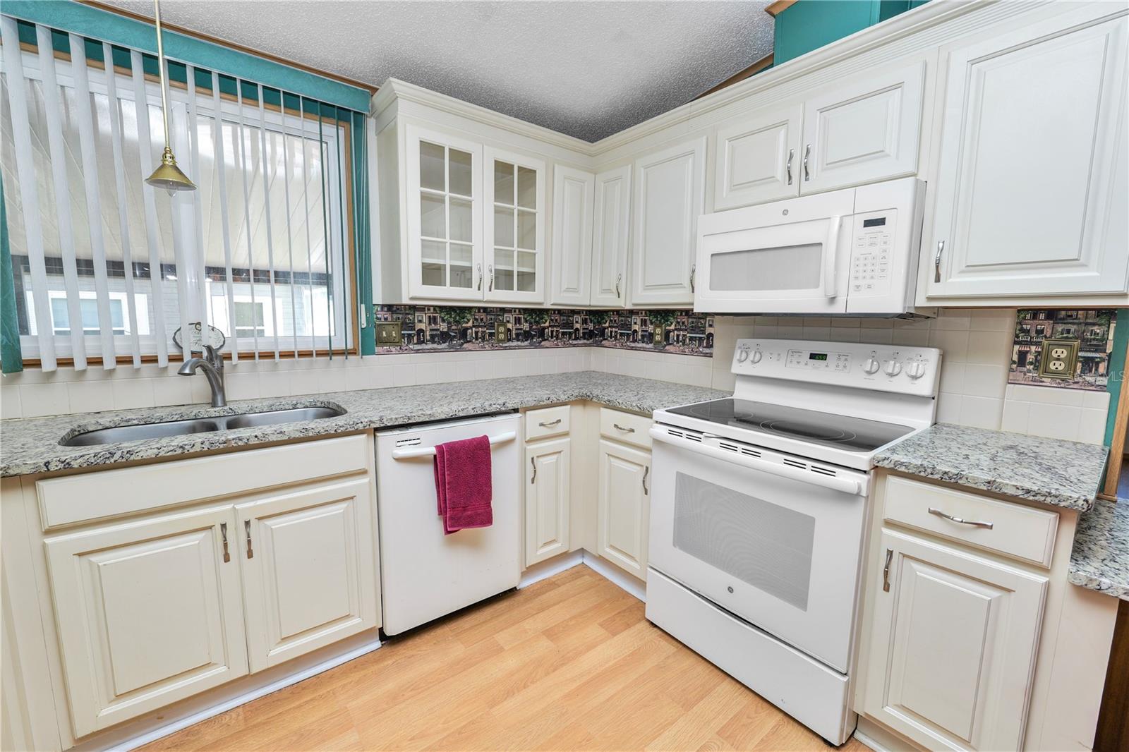 Image 17 of 47 For 1706 Fox Hill Drive