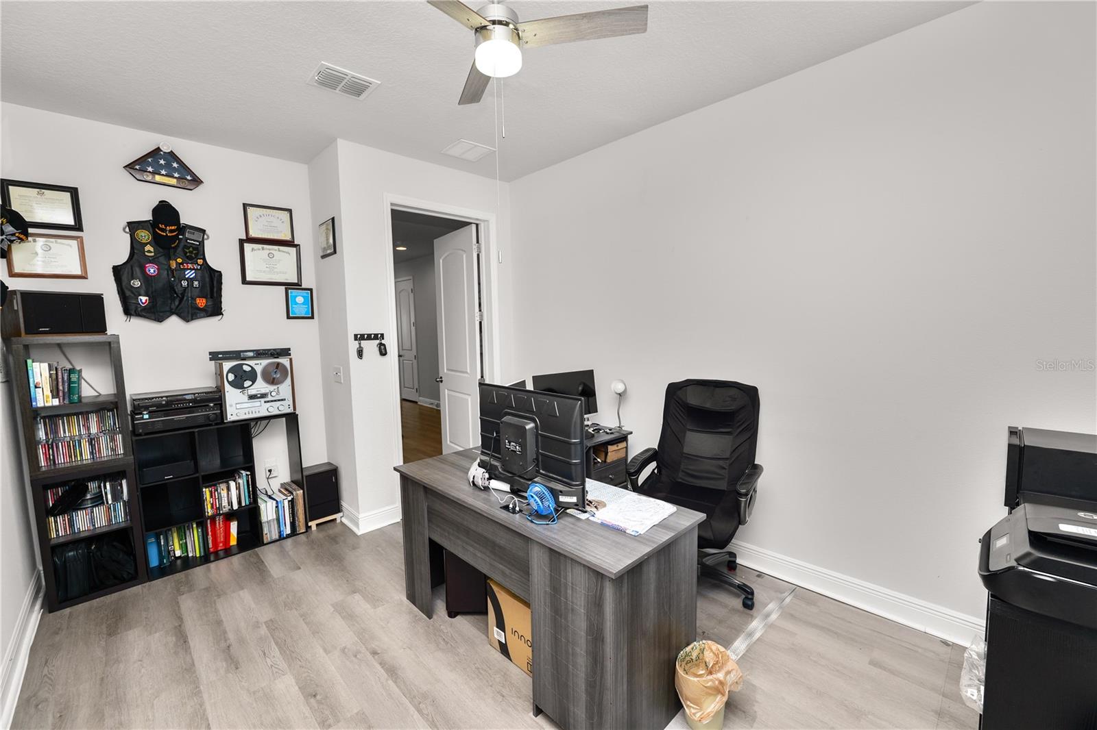 Image 4 of 64 For 280 Lake Smart Circle