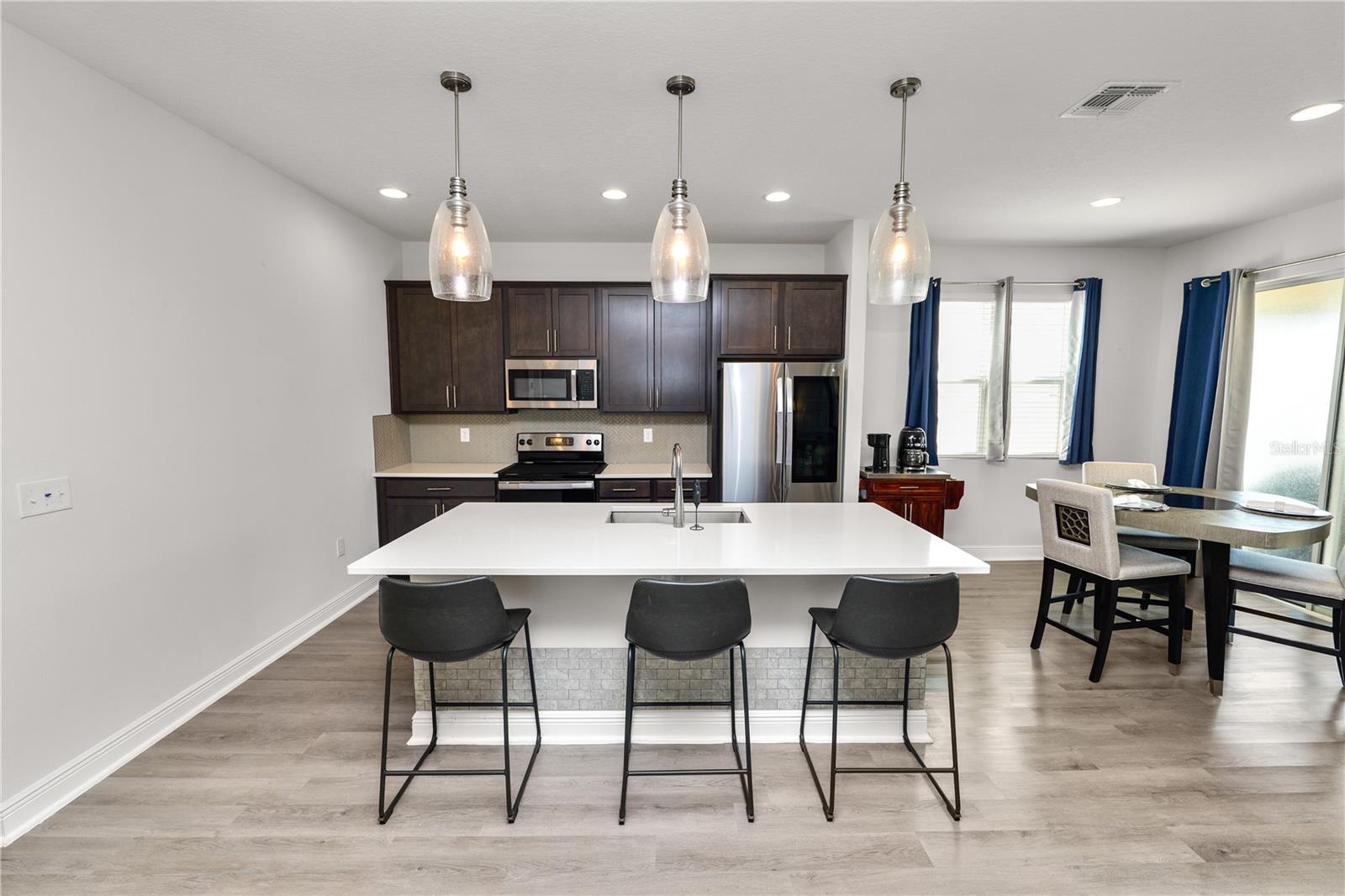 Image 7 of 64 For 280 Lake Smart Circle