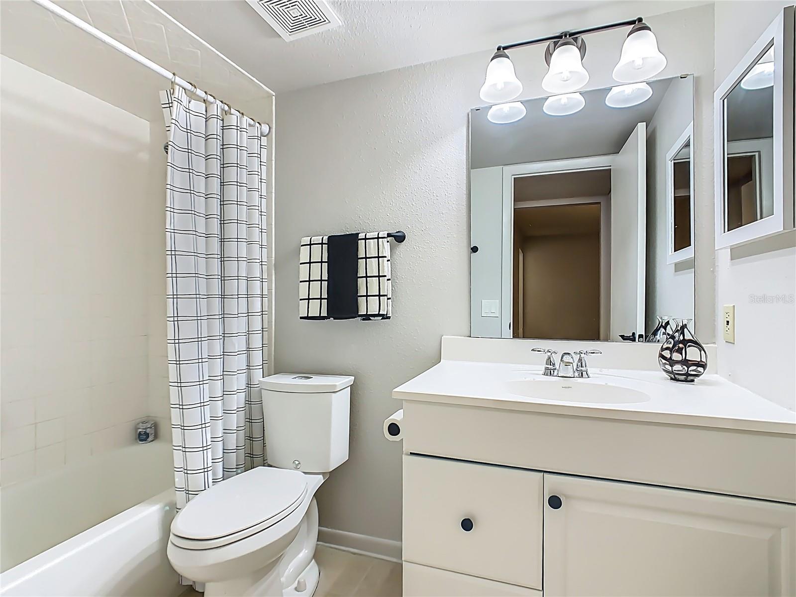 Image 10 of 35 For 1821 Village Court