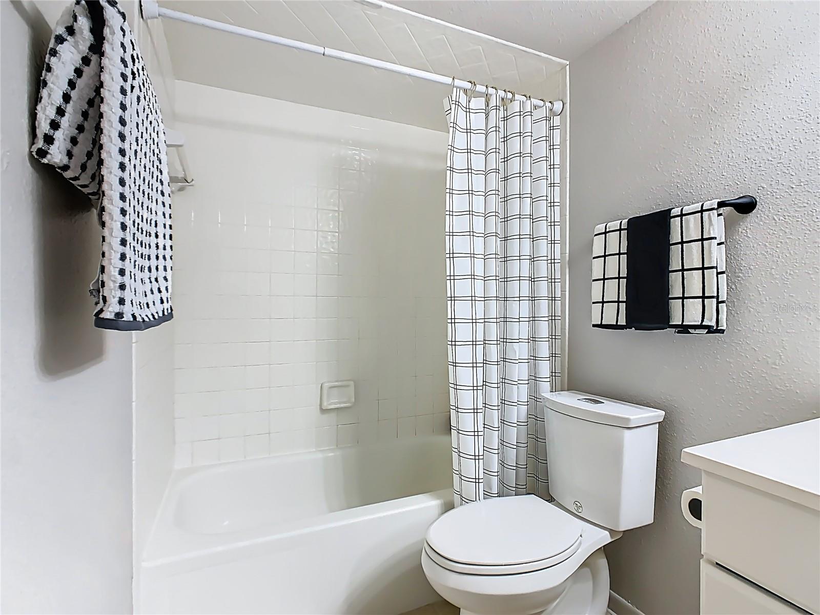 Image 11 of 35 For 1821 Village Court