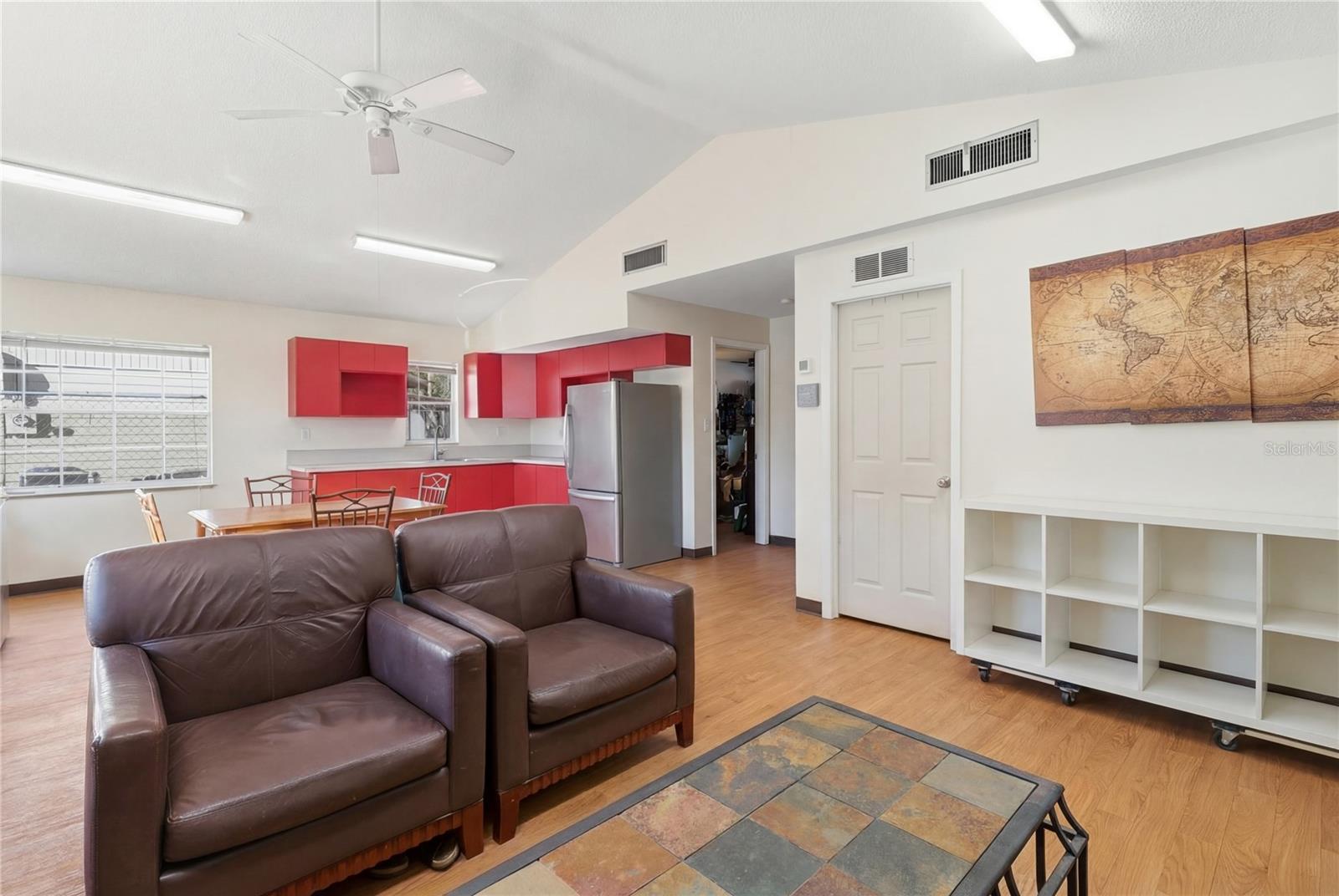 Image 12 of 33 For 11004 Martha Avenue