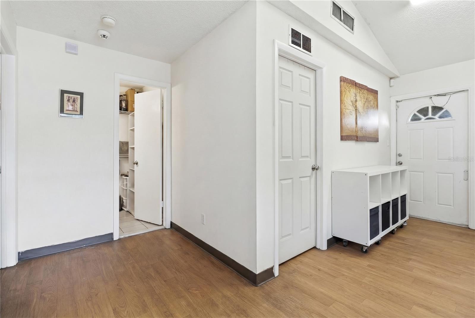 Image 13 of 33 For 11004 Martha Avenue