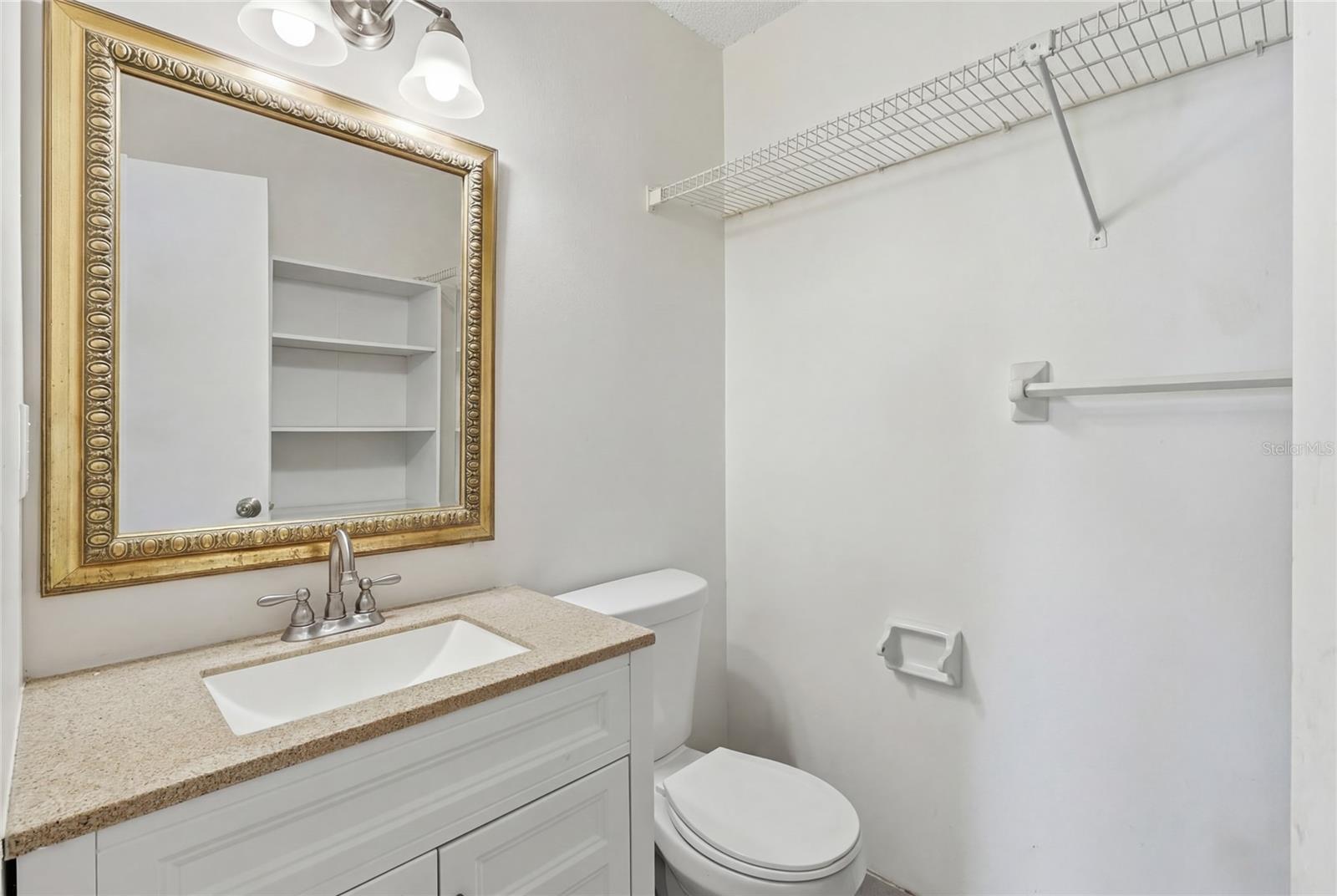 Image 14 of 33 For 11004 Martha Avenue