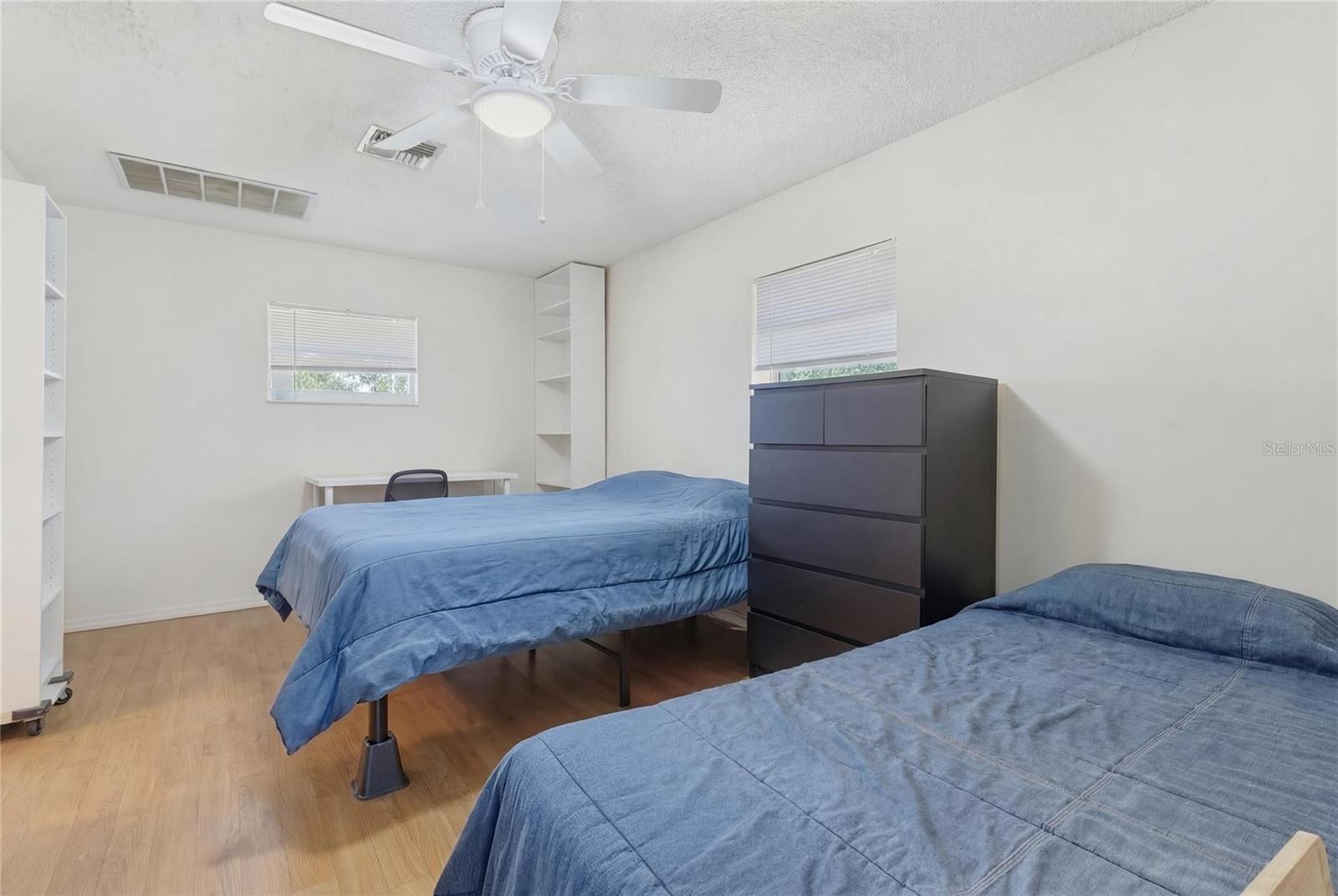 Image 15 of 33 For 11004 Martha Avenue