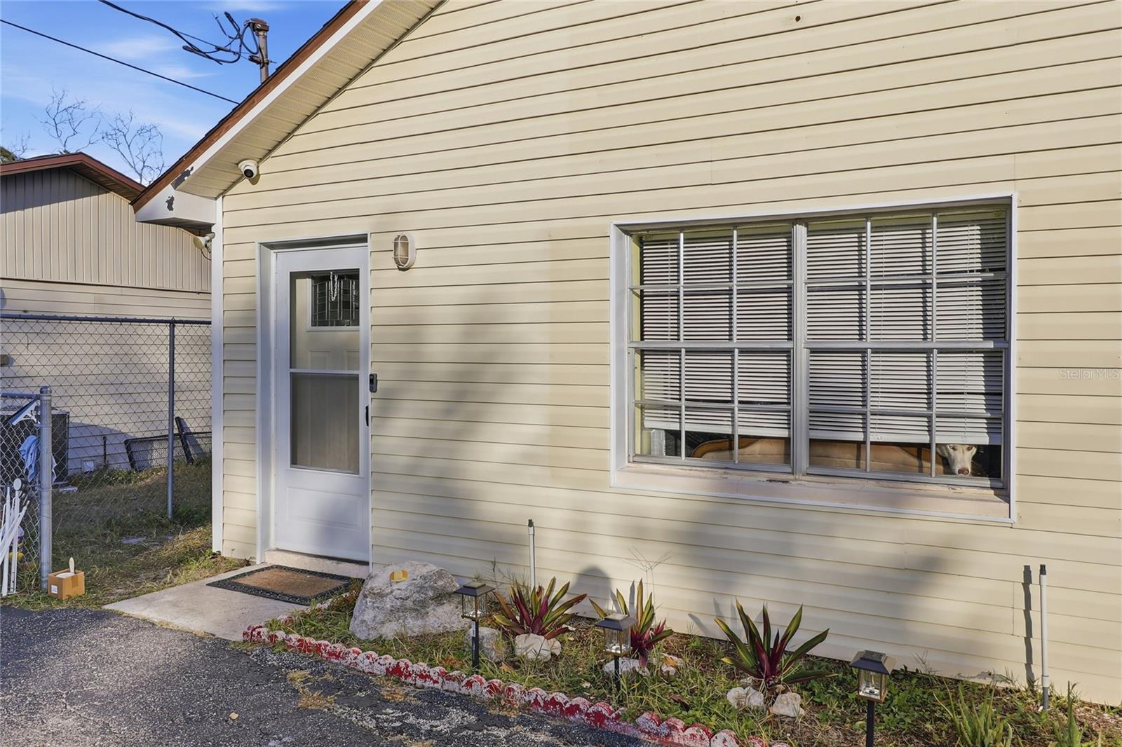 Image 26 of 33 For 11004 Martha Avenue