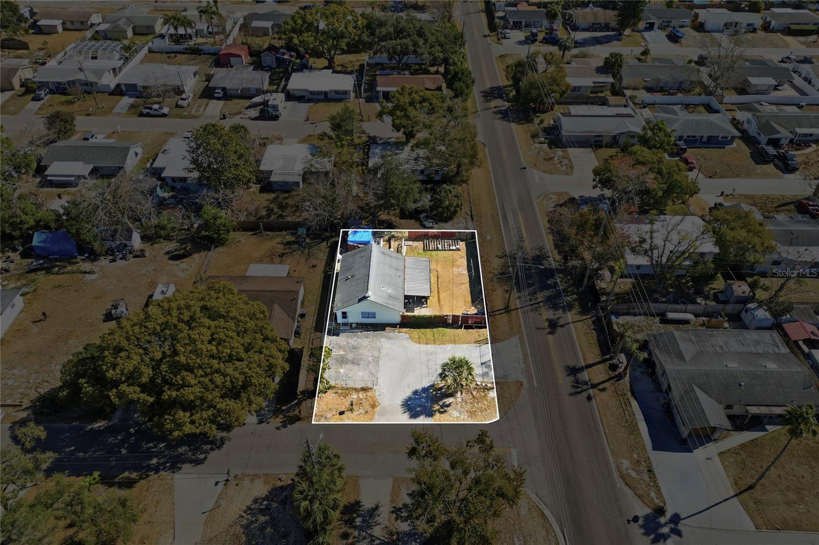 Image 27 of 33 For 11004 Martha Avenue