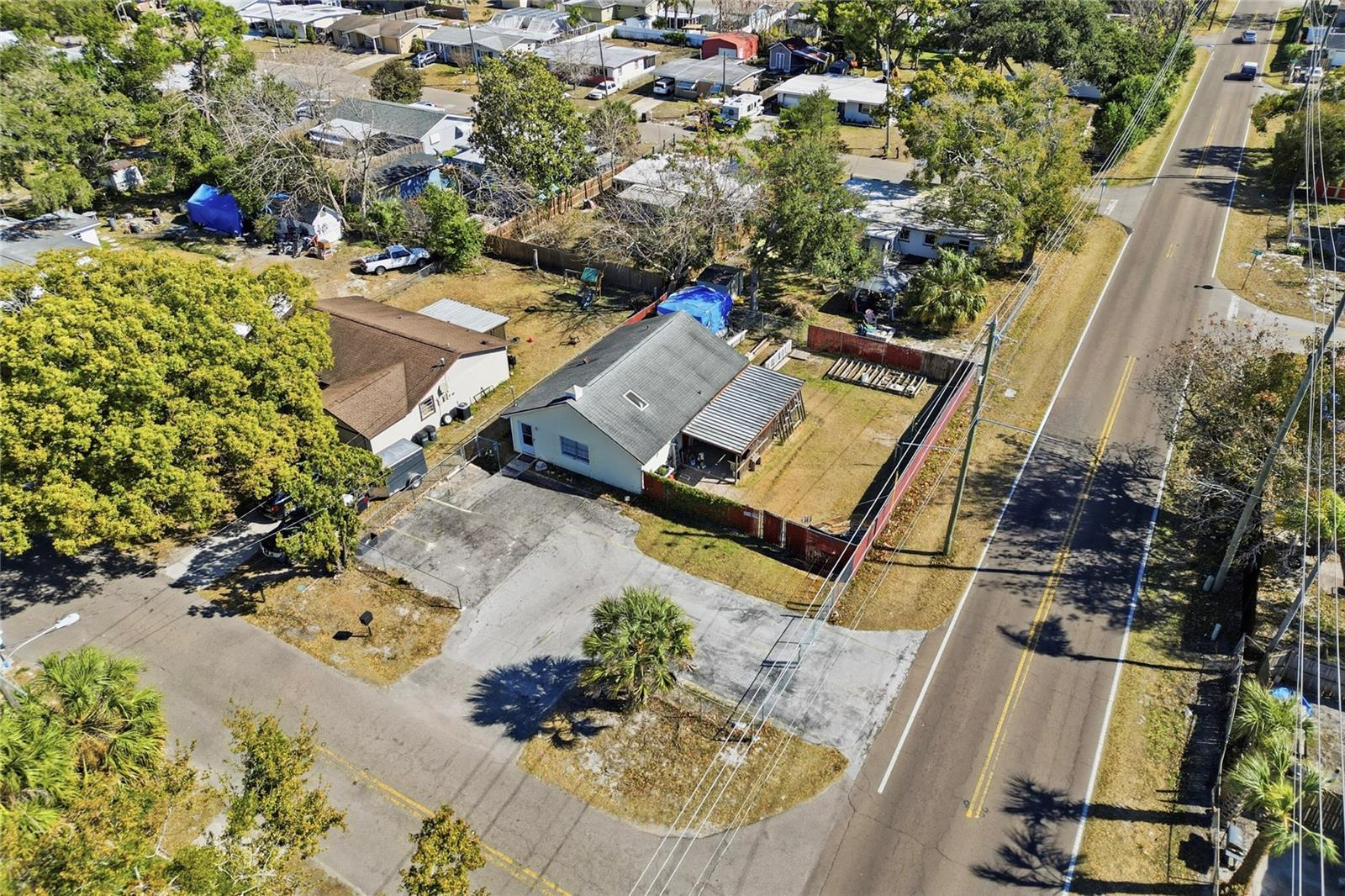 Image 28 of 33 For 11004 Martha Avenue