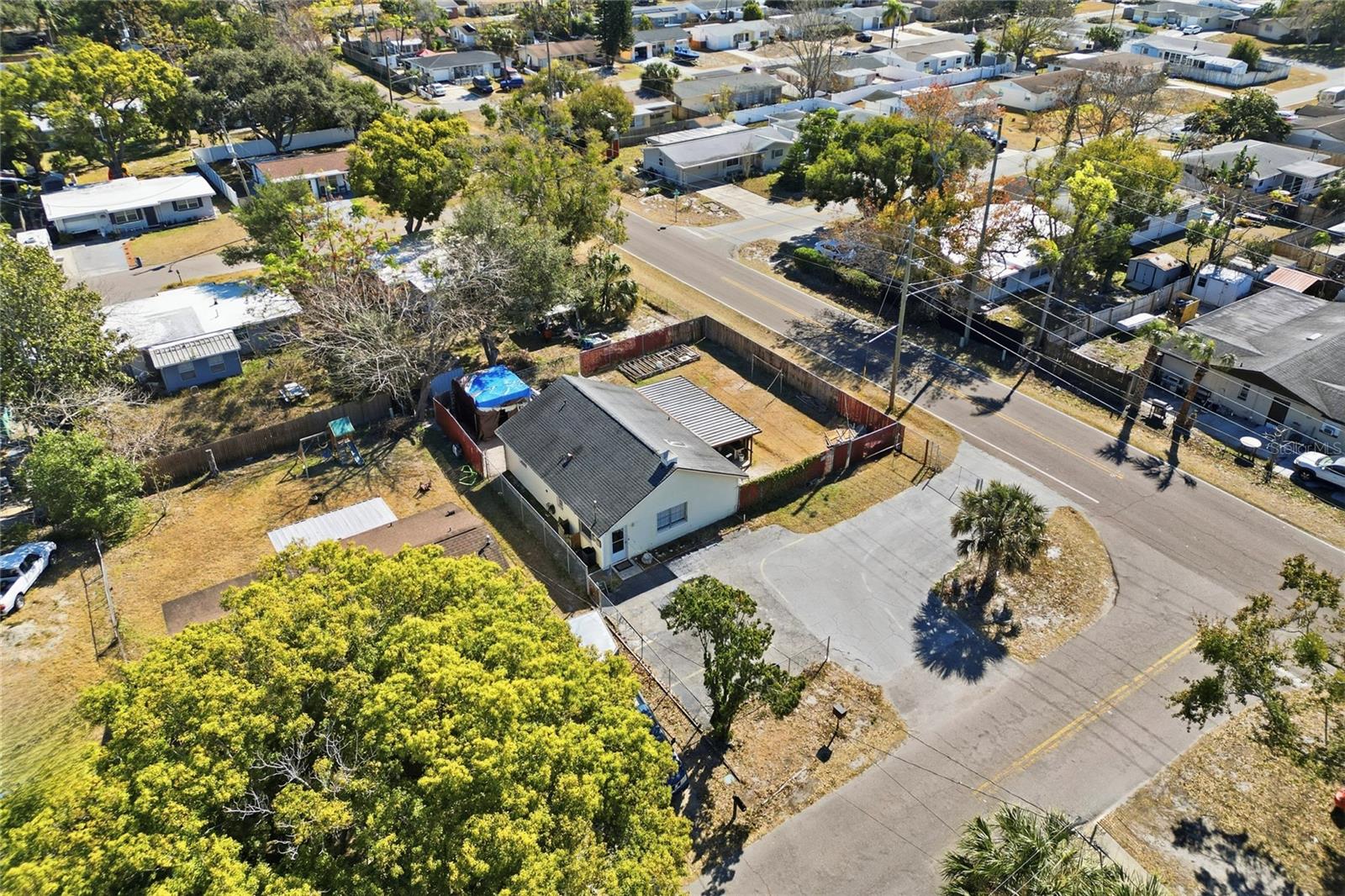 Image 29 of 33 For 11004 Martha Avenue