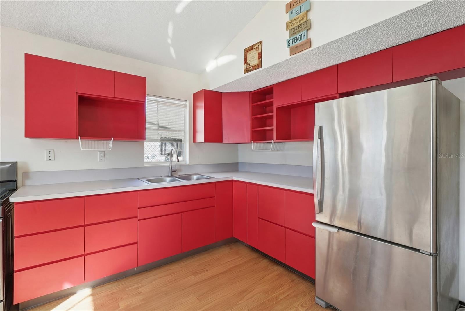 Image 7 of 33 For 11004 Martha Avenue