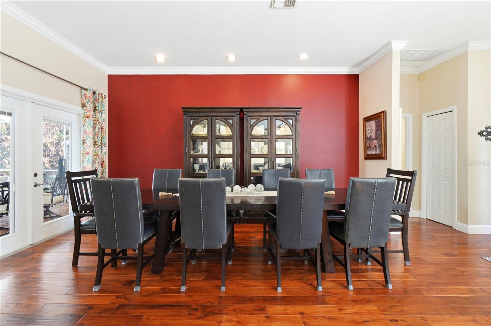 Listing photo id 9 for 7527 Folk Way