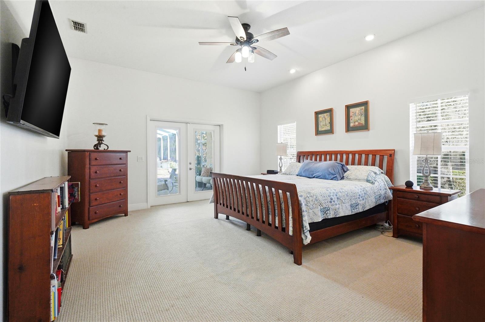 Listing photo id 11 for 7527 Folk Way