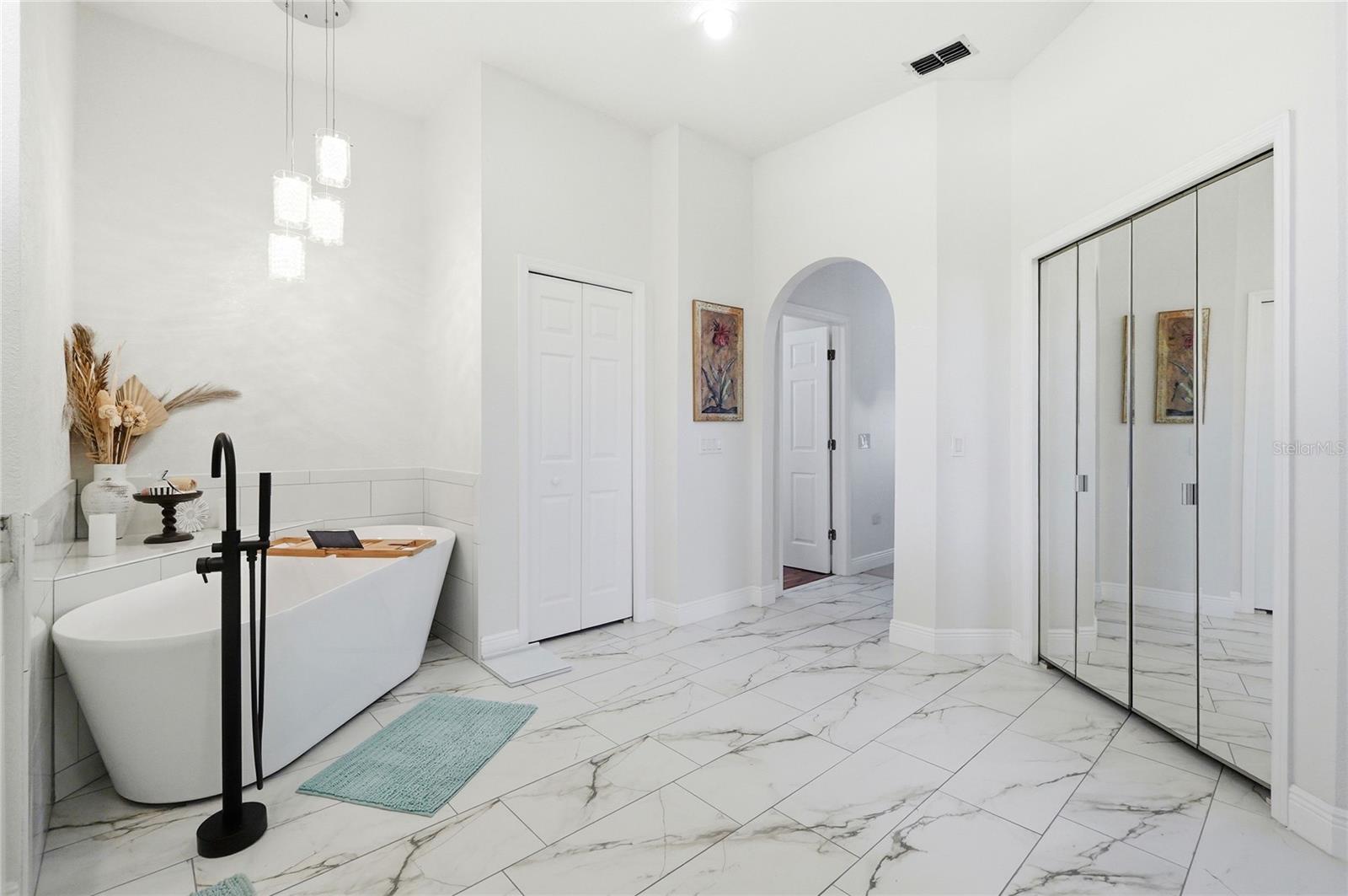 Listing photo id 12 for 7527 Folk Way