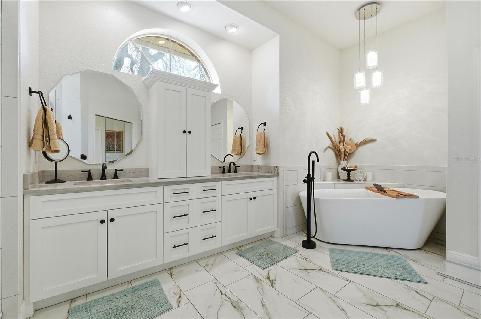 Listing photo id 13 for 7527 Folk Way