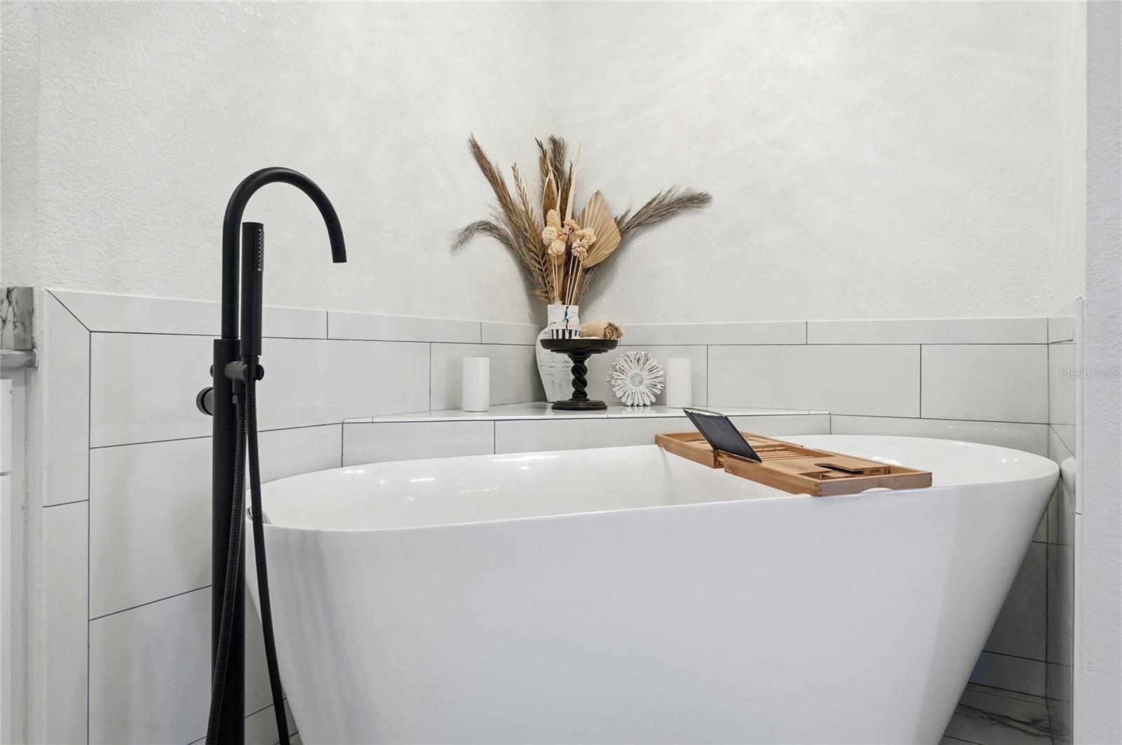 Listing photo id 16 for 7527 Folk Way