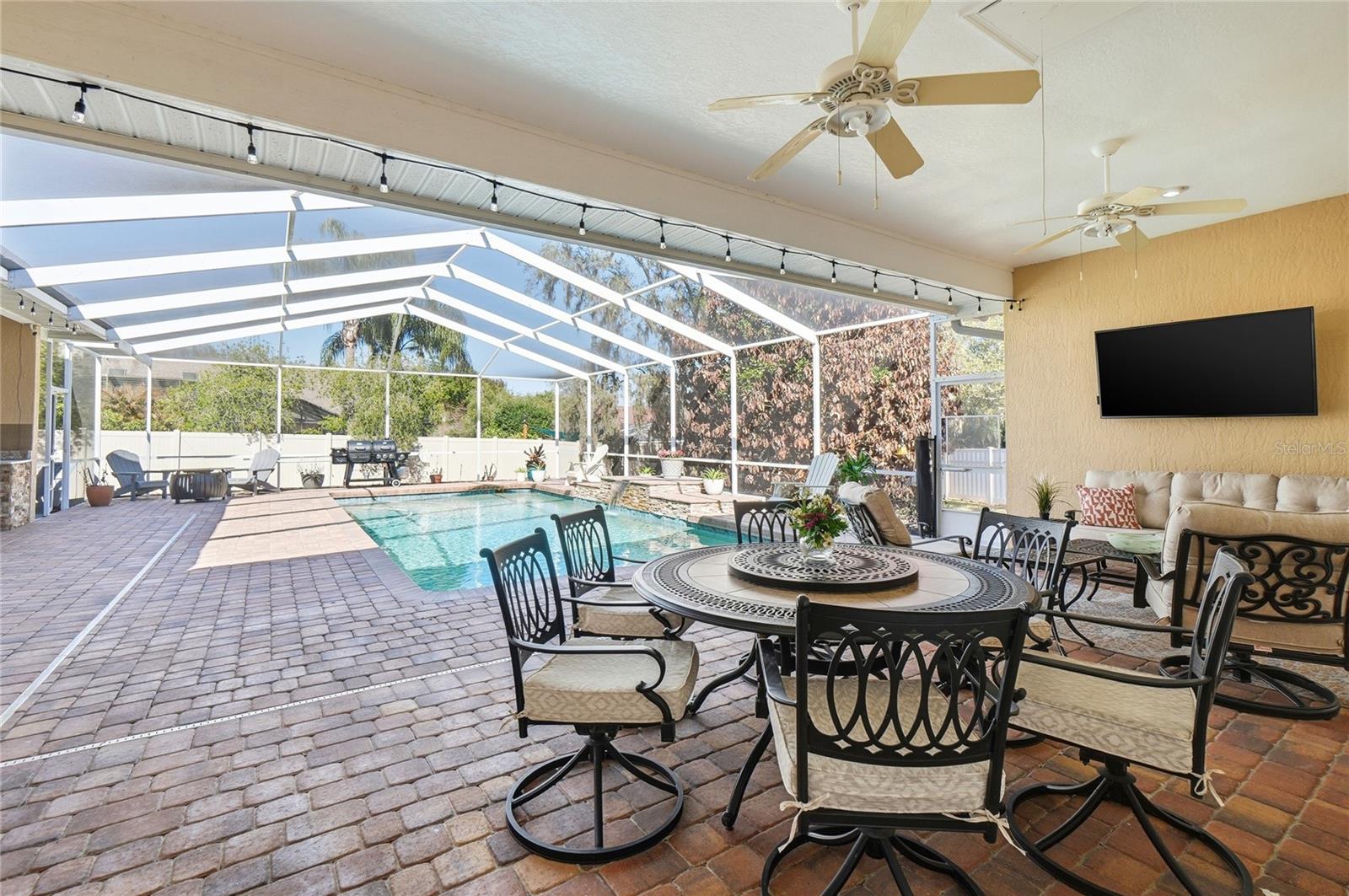 Listing photo id 25 for 7527 Folk Way