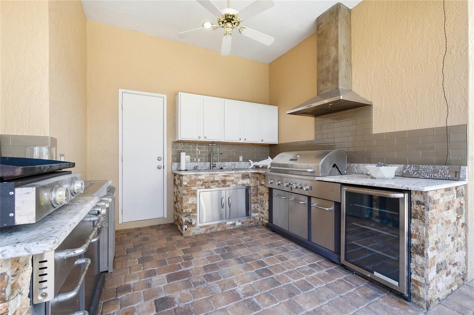 Listing photo id 28 for 7527 Folk Way