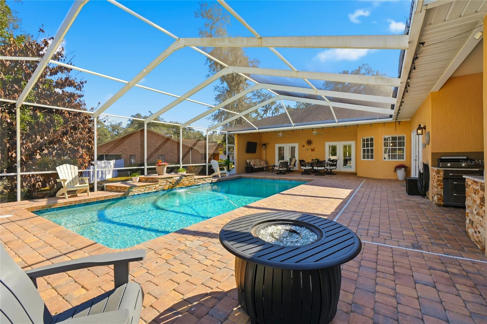 Listing photo id 30 for 7527 Folk Way