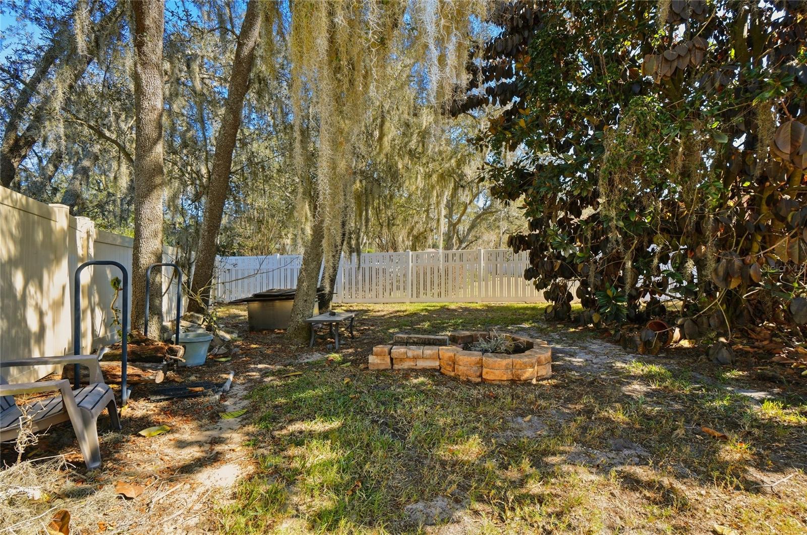 Listing photo id 34 for 7527 Folk Way