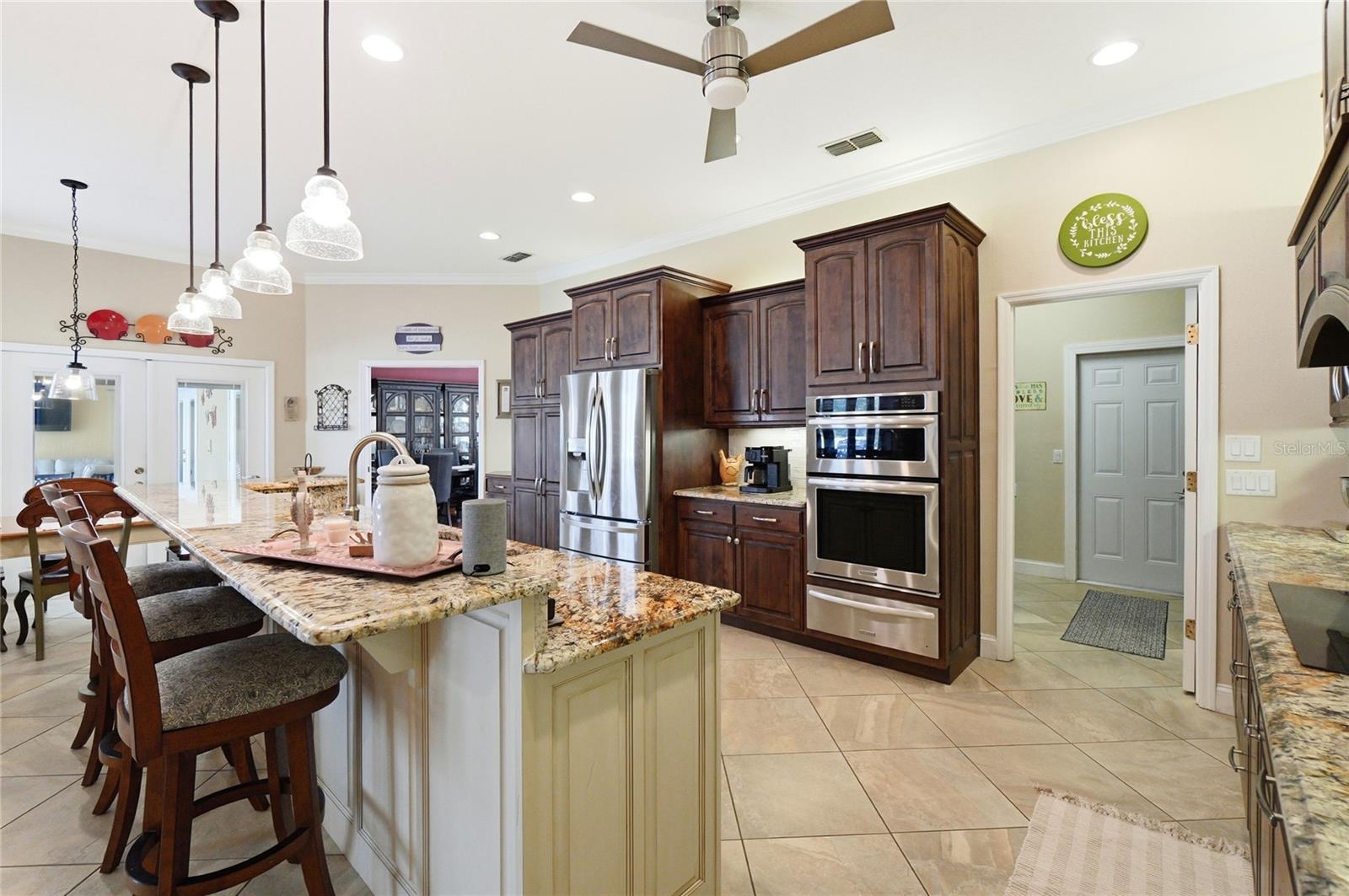 Listing photo id 5 for 7527 Folk Way