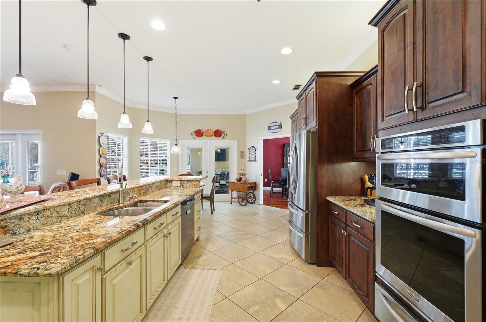 Listing photo id 6 for 7527 Folk Way