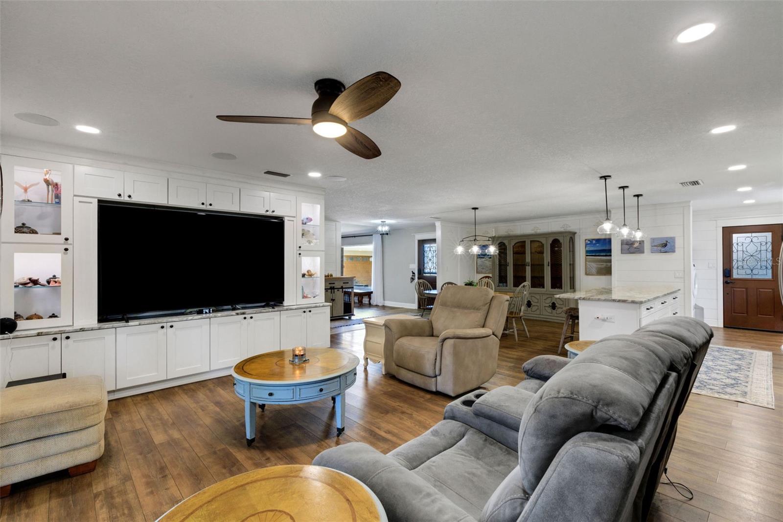 Image 14 of 80 For 1319 Edgewater Beach Drive