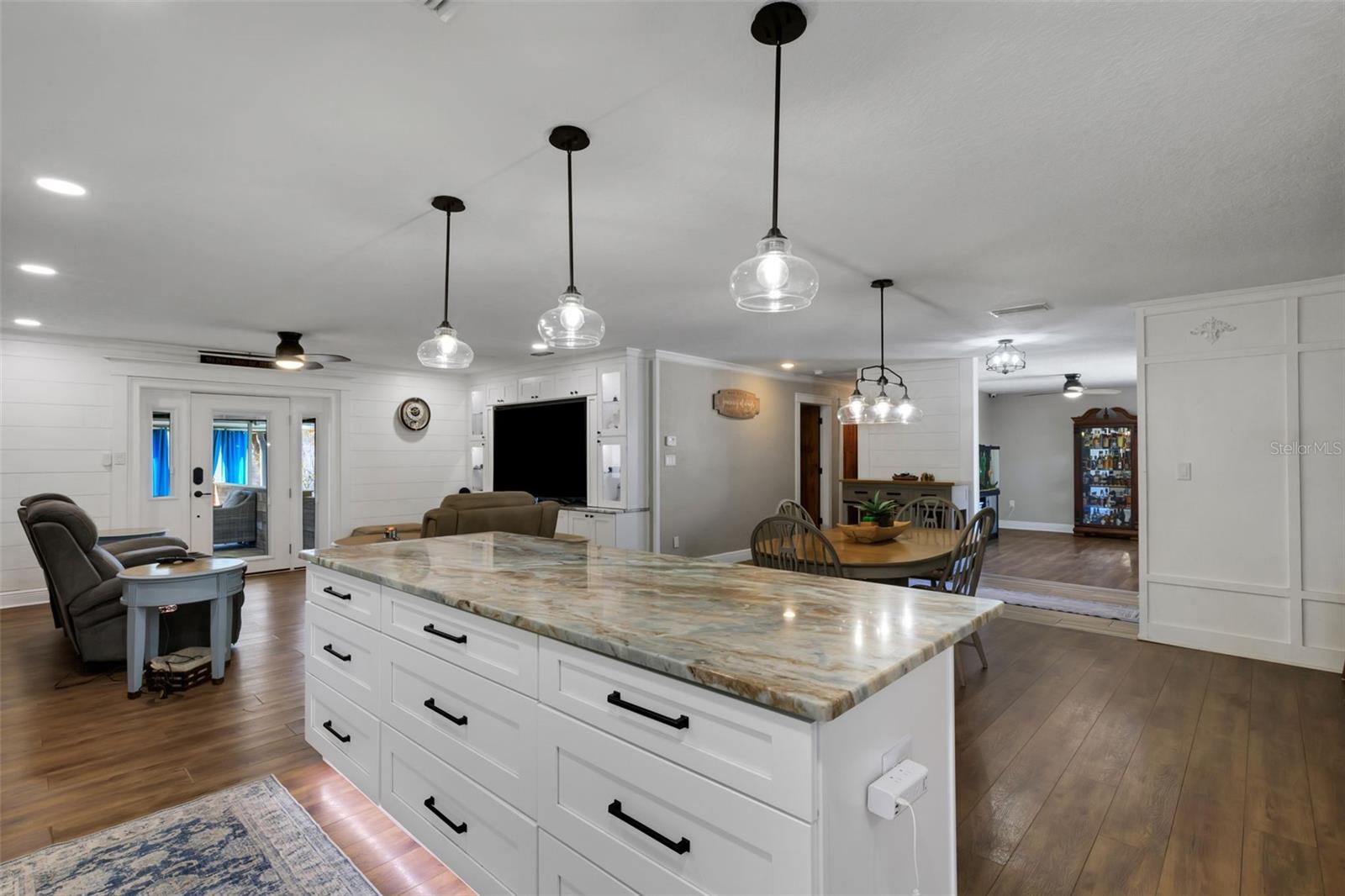 Image 18 of 80 For 1319 Edgewater Beach Drive