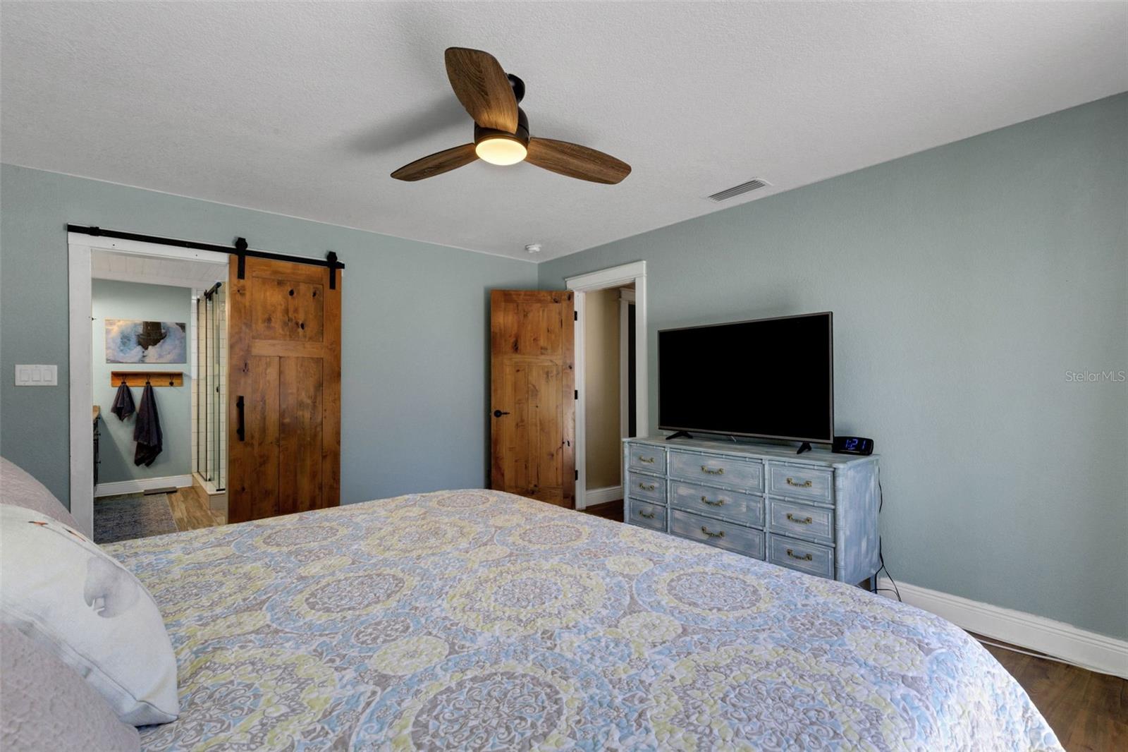 Image 23 of 80 For 1319 Edgewater Beach Drive