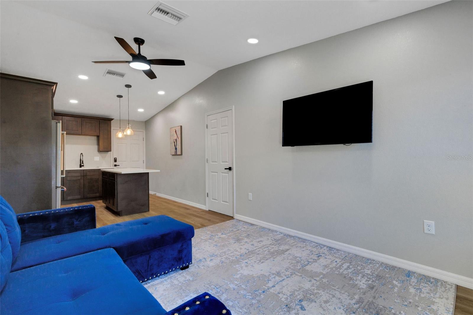 Image 40 of 80 For 1319 Edgewater Beach Drive