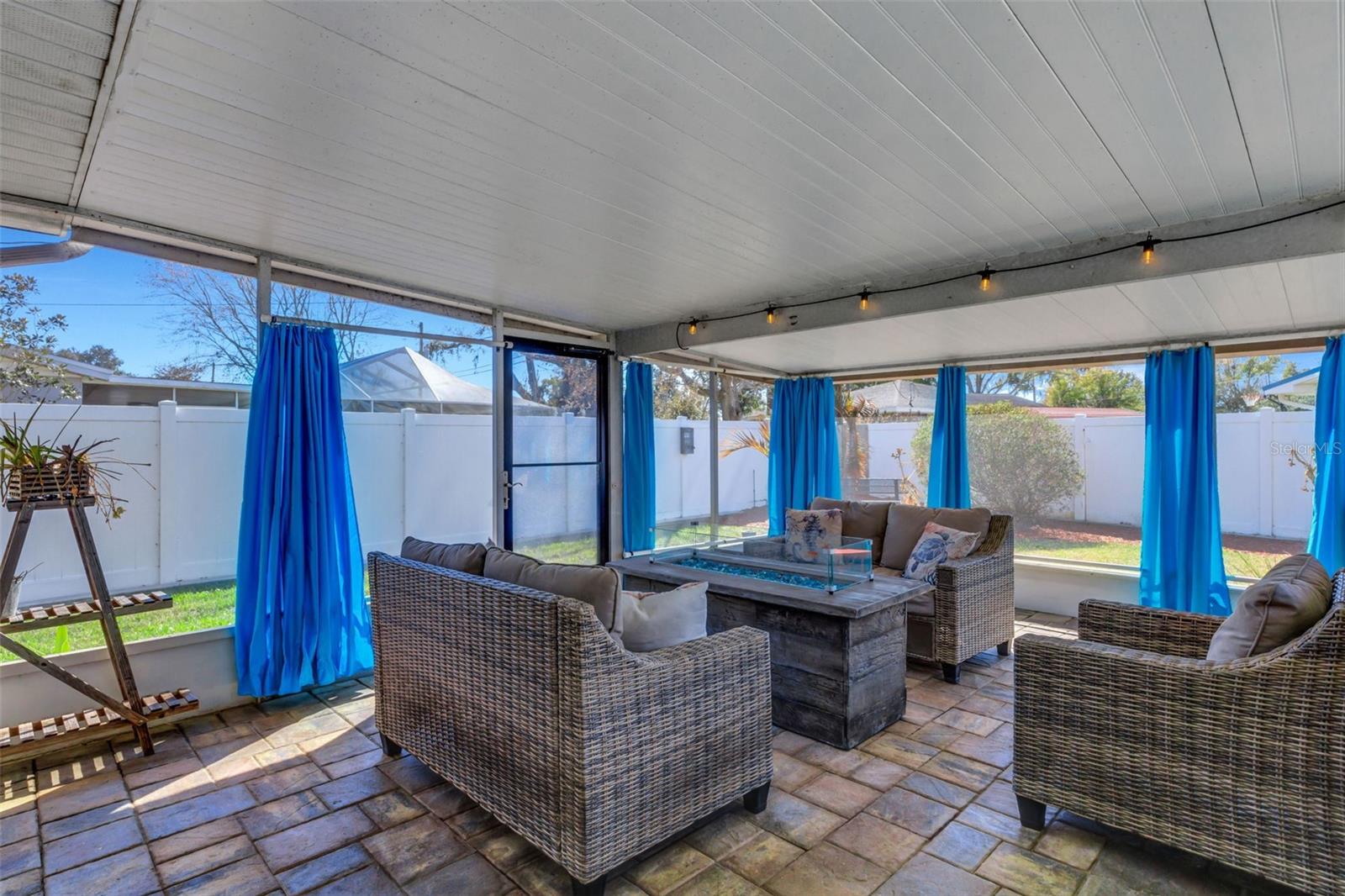 Image 60 of 80 For 1319 Edgewater Beach Drive