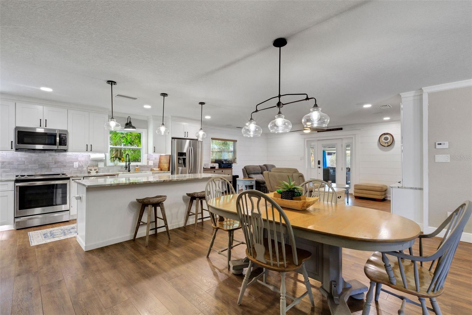 Image 9 of 80 For 1319 Edgewater Beach Drive