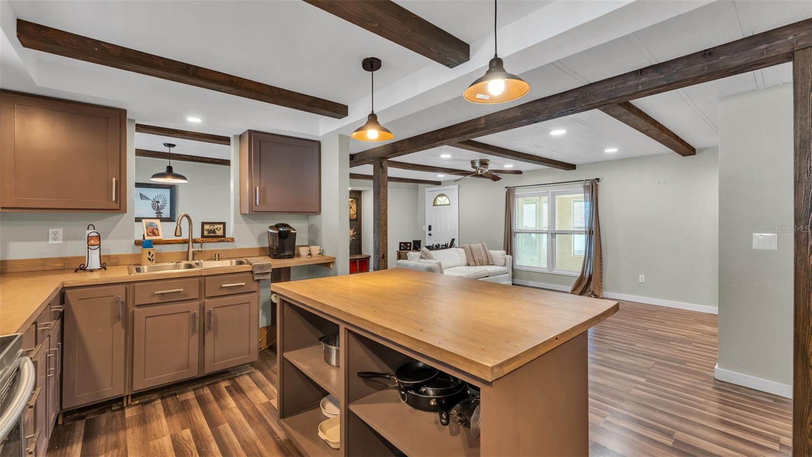 Image 13 of 32 For 521 Oak Ridge E