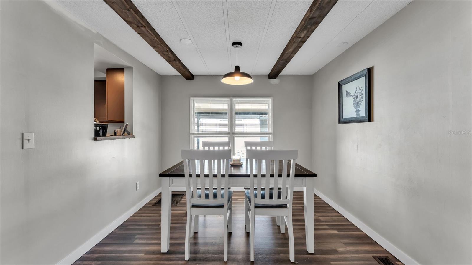 Image 15 of 32 For 521 Oak Ridge E