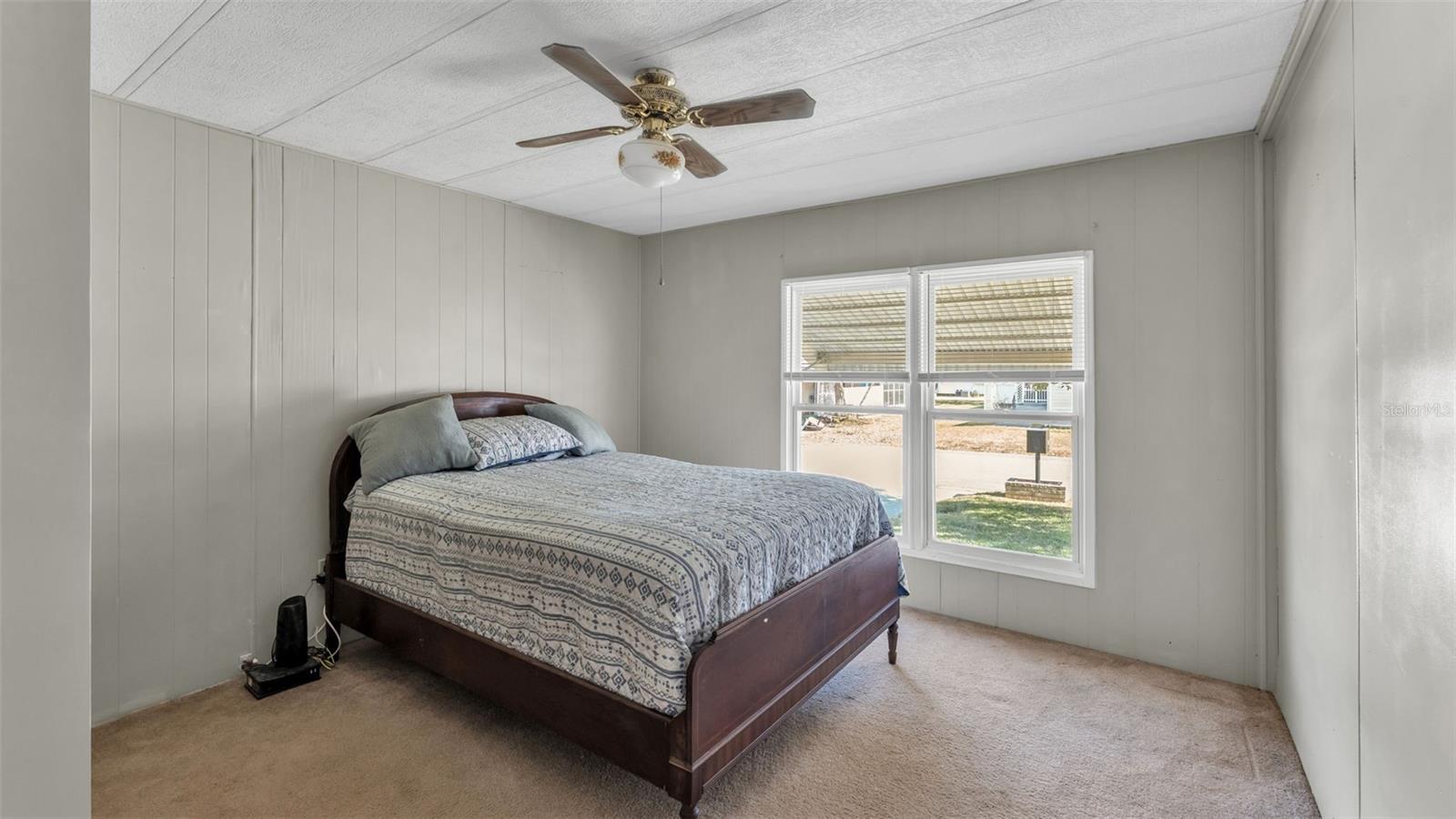 Image 22 of 32 For 521 Oak Ridge E