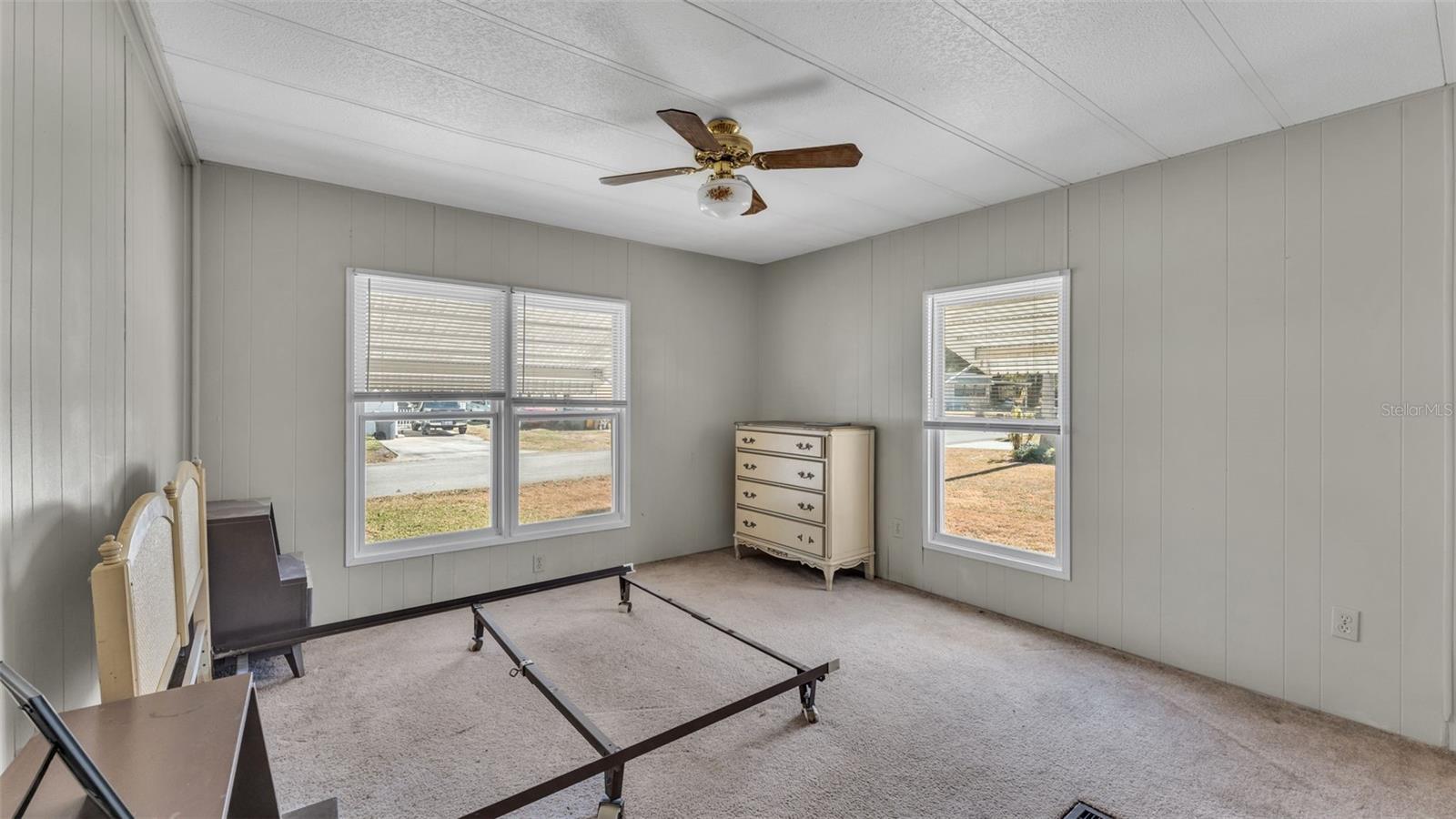 Image 23 of 32 For 521 Oak Ridge E