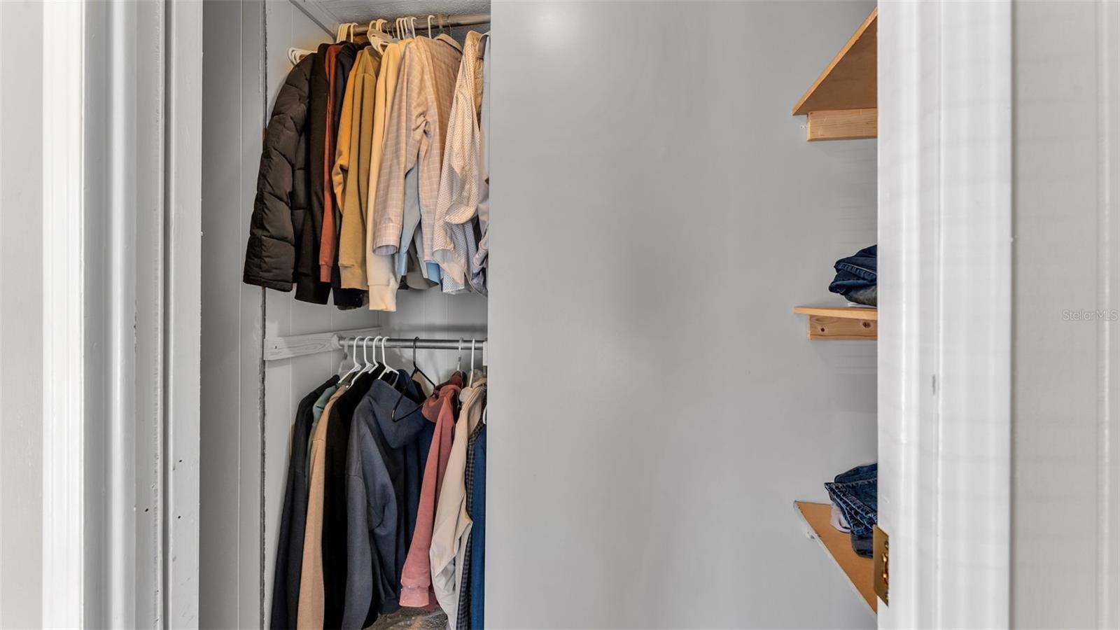 Image 25 of 32 For 521 Oak Ridge E