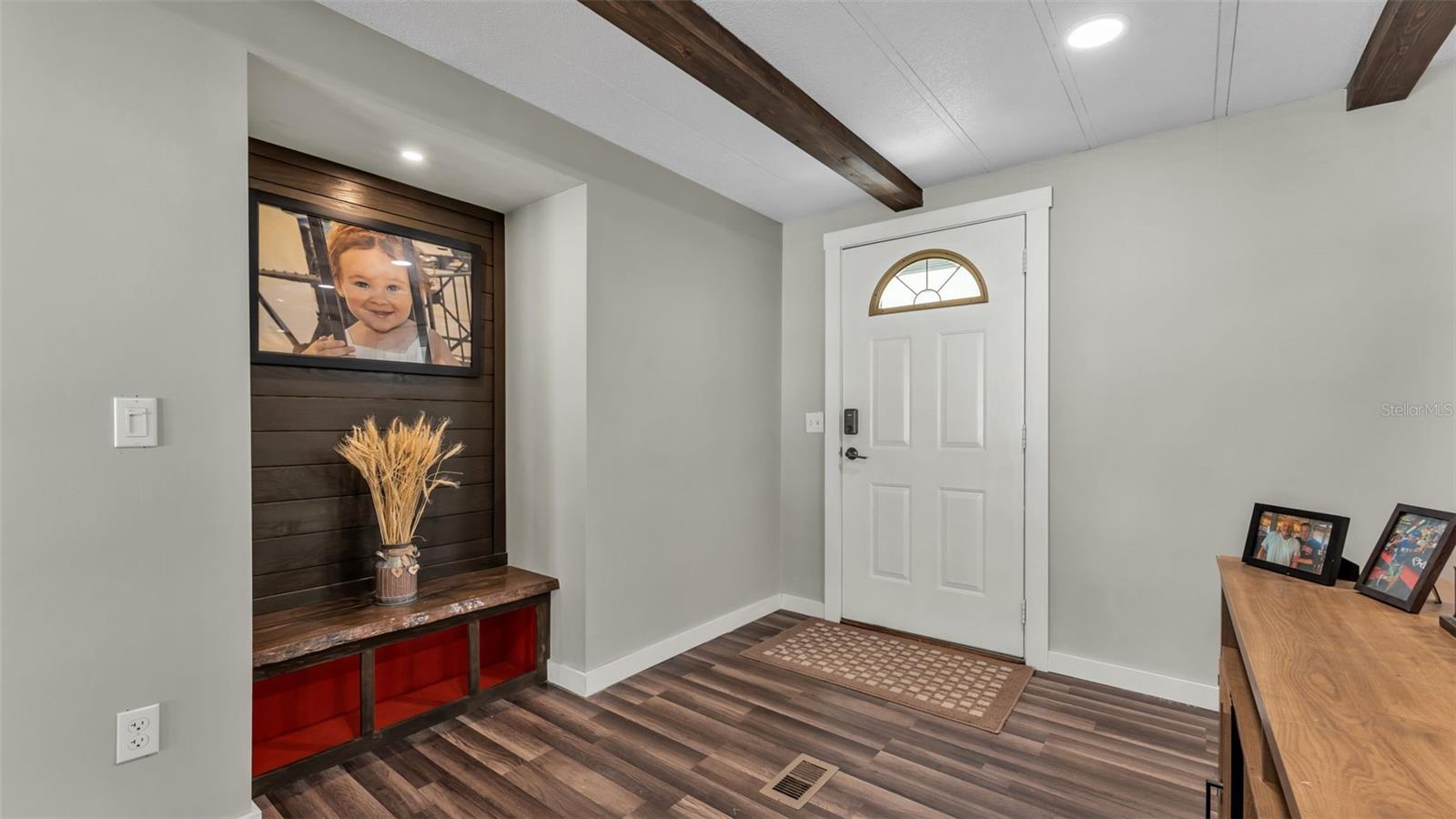 Image 5 of 32 For 521 Oak Ridge E