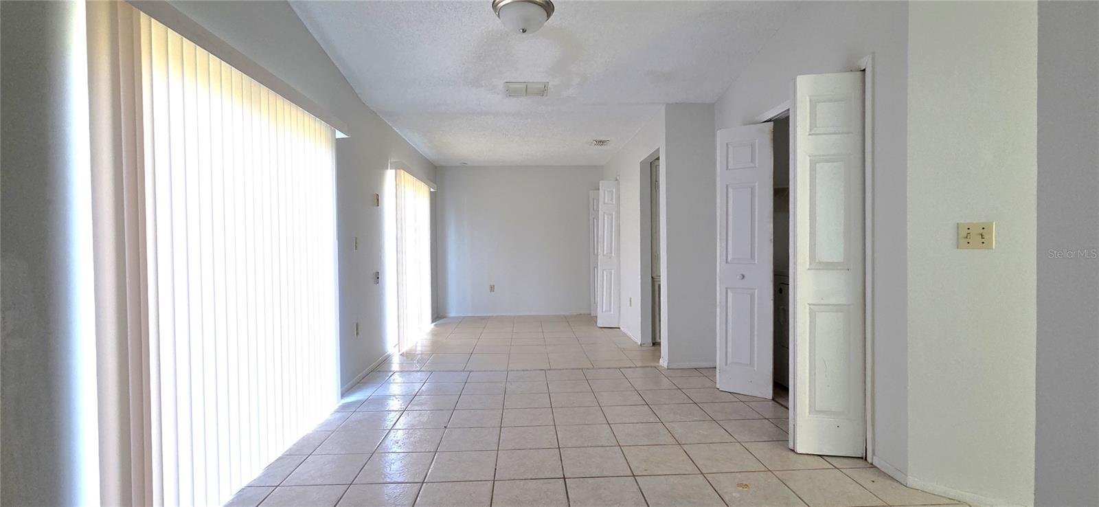 Image 11 of 35 For 1359 Primrose Court