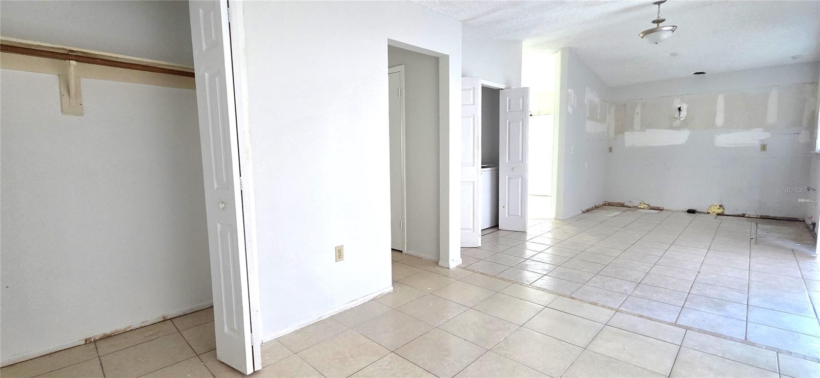 Image 13 of 35 For 1359 Primrose Court