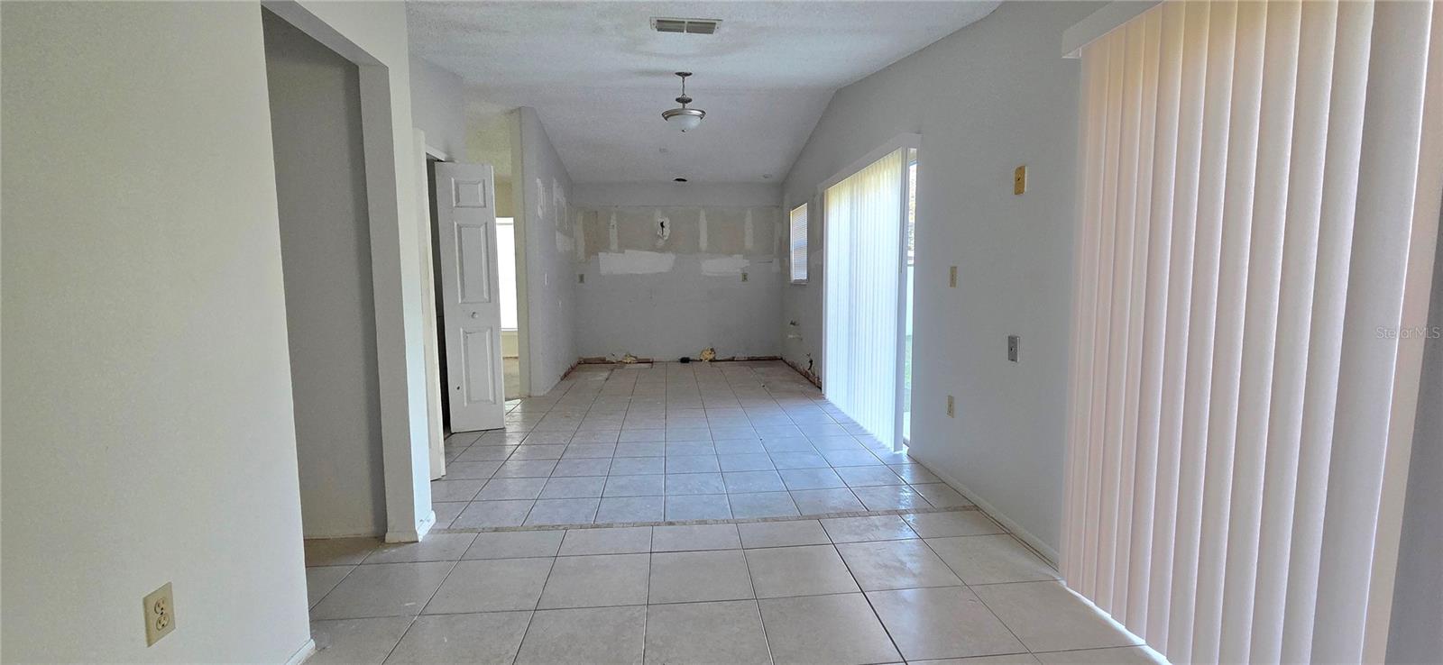 Image 25 of 35 For 1359 Primrose Court