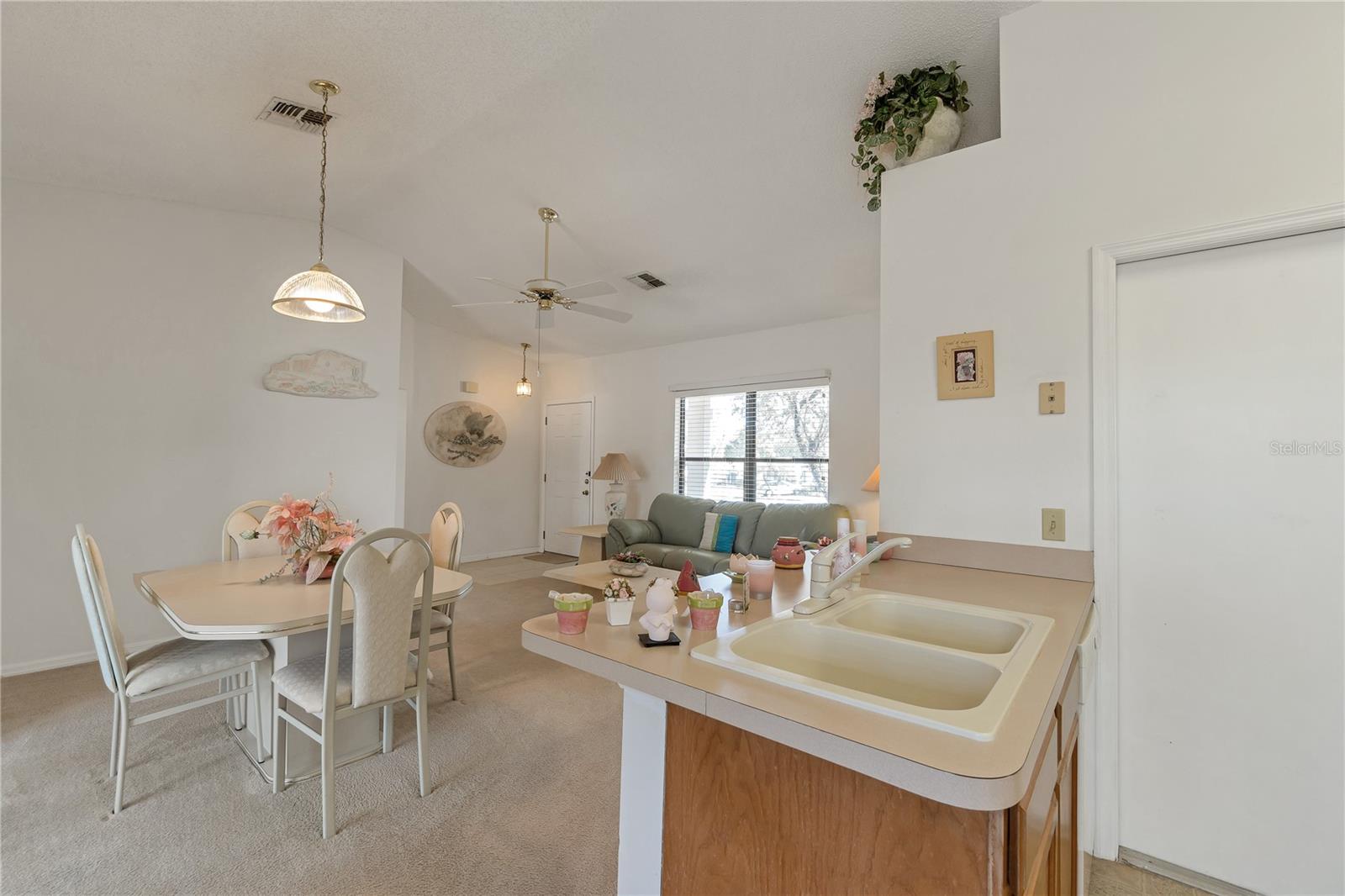 Image 13 of 43 For 6121 Kittiwake Drive