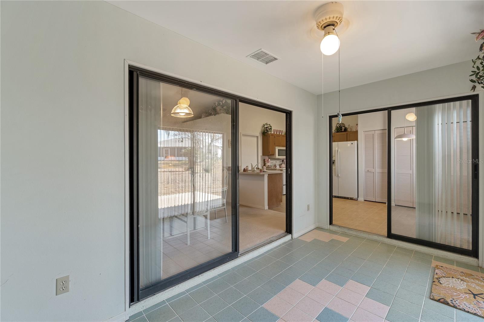 Image 17 of 43 For 6121 Kittiwake Drive