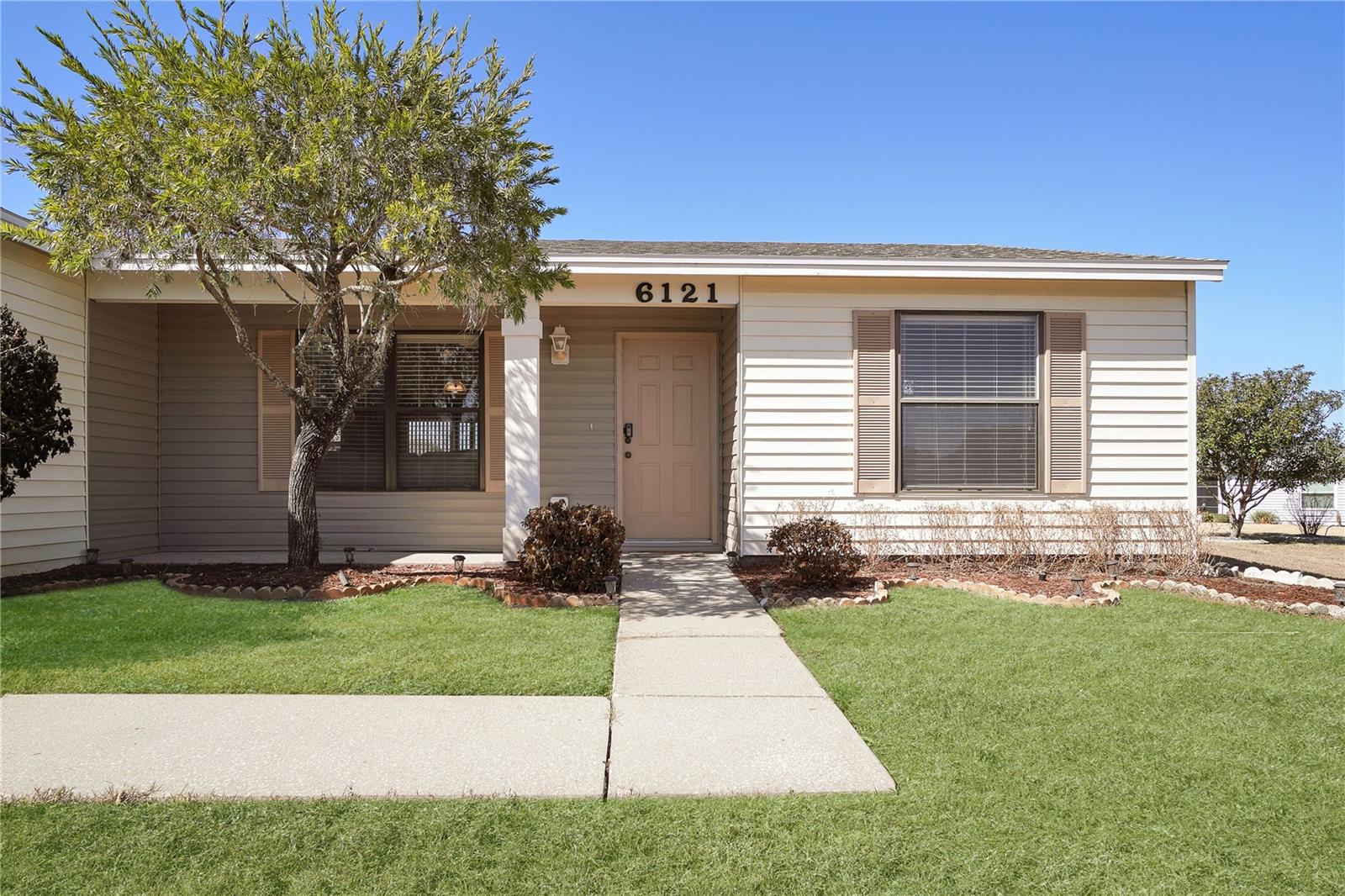 Image 3 of 43 For 6121 Kittiwake Drive