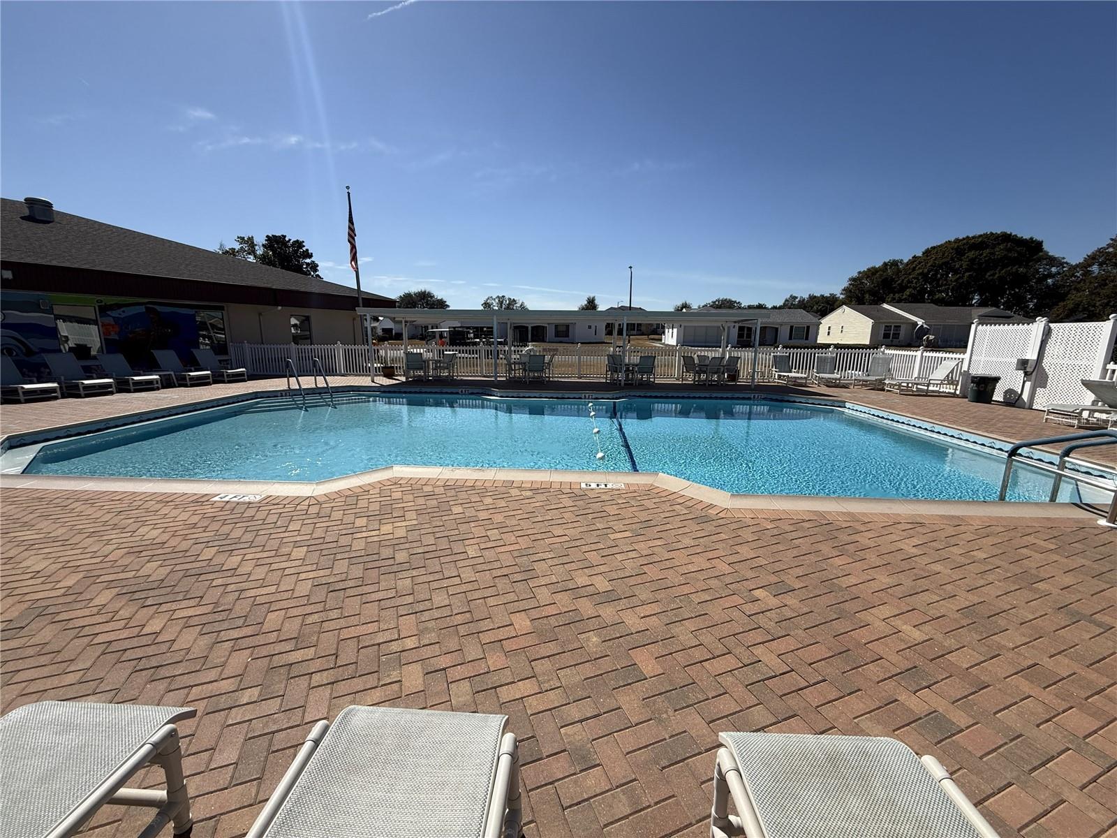 Image 33 of 43 For 6121 Kittiwake Drive