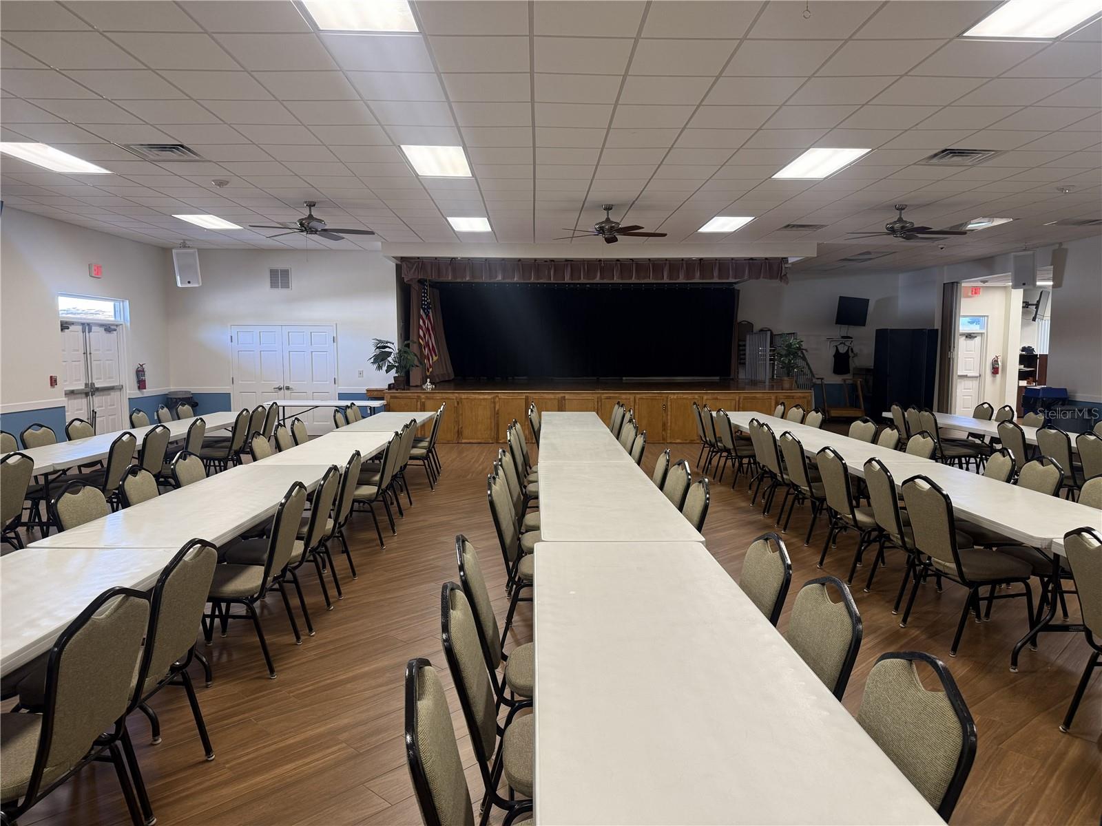 Image 39 of 43 For 6121 Kittiwake Drive