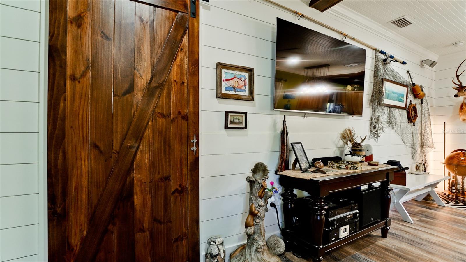 Image 13 of 38 For 522 37th Street W